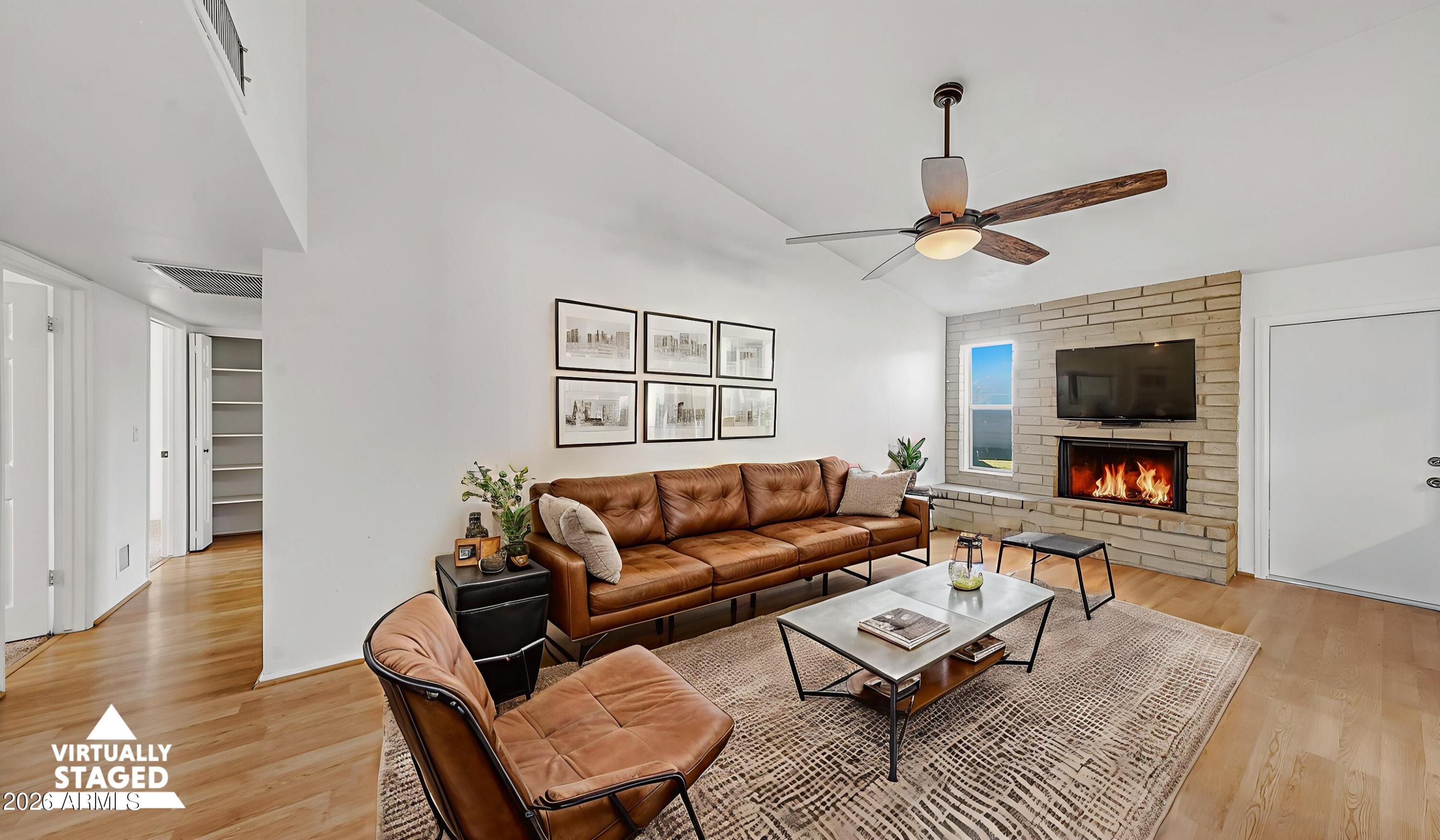 6233 W DESERT HILLS Drive
