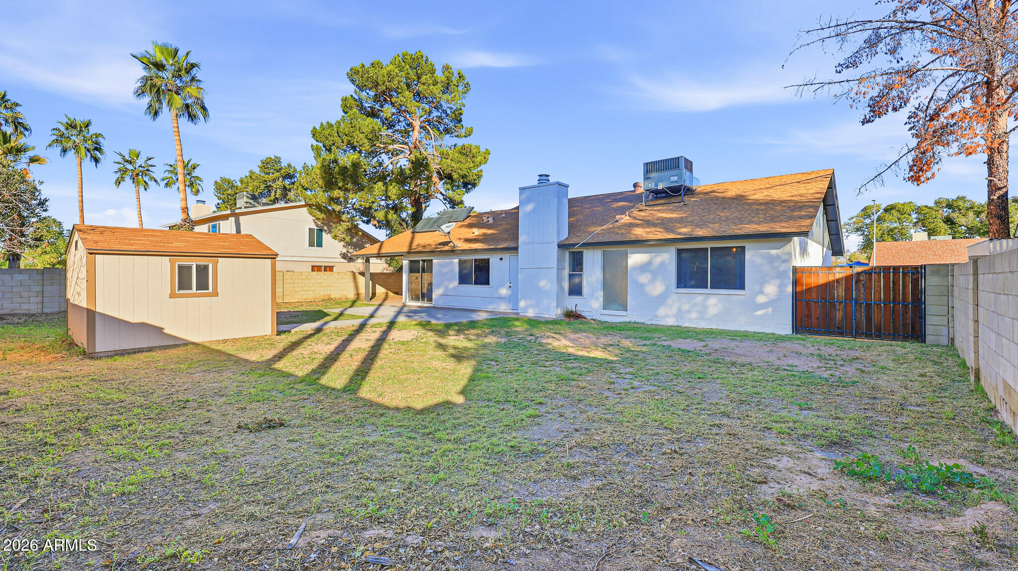 6233 W DESERT HILLS Drive