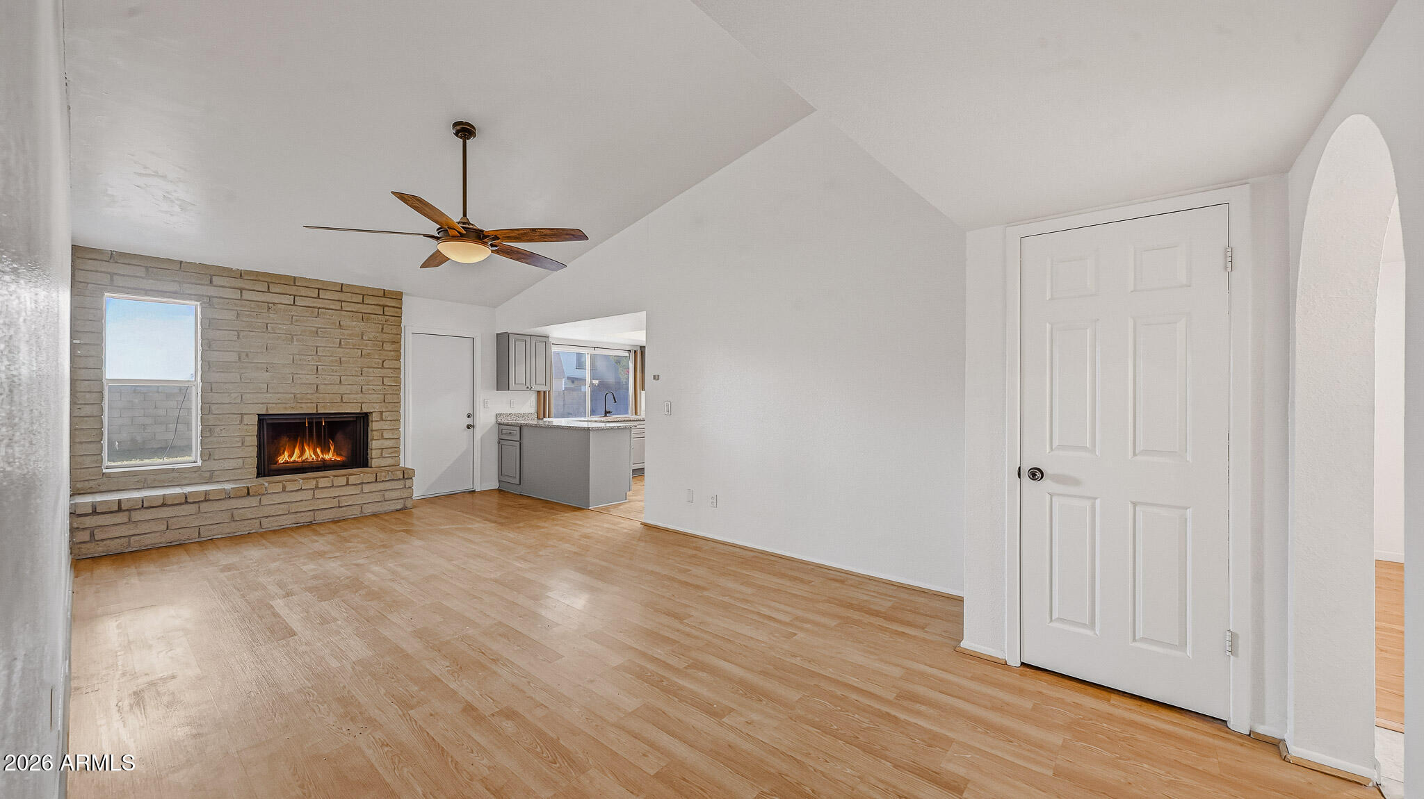 6233 W DESERT HILLS Drive
