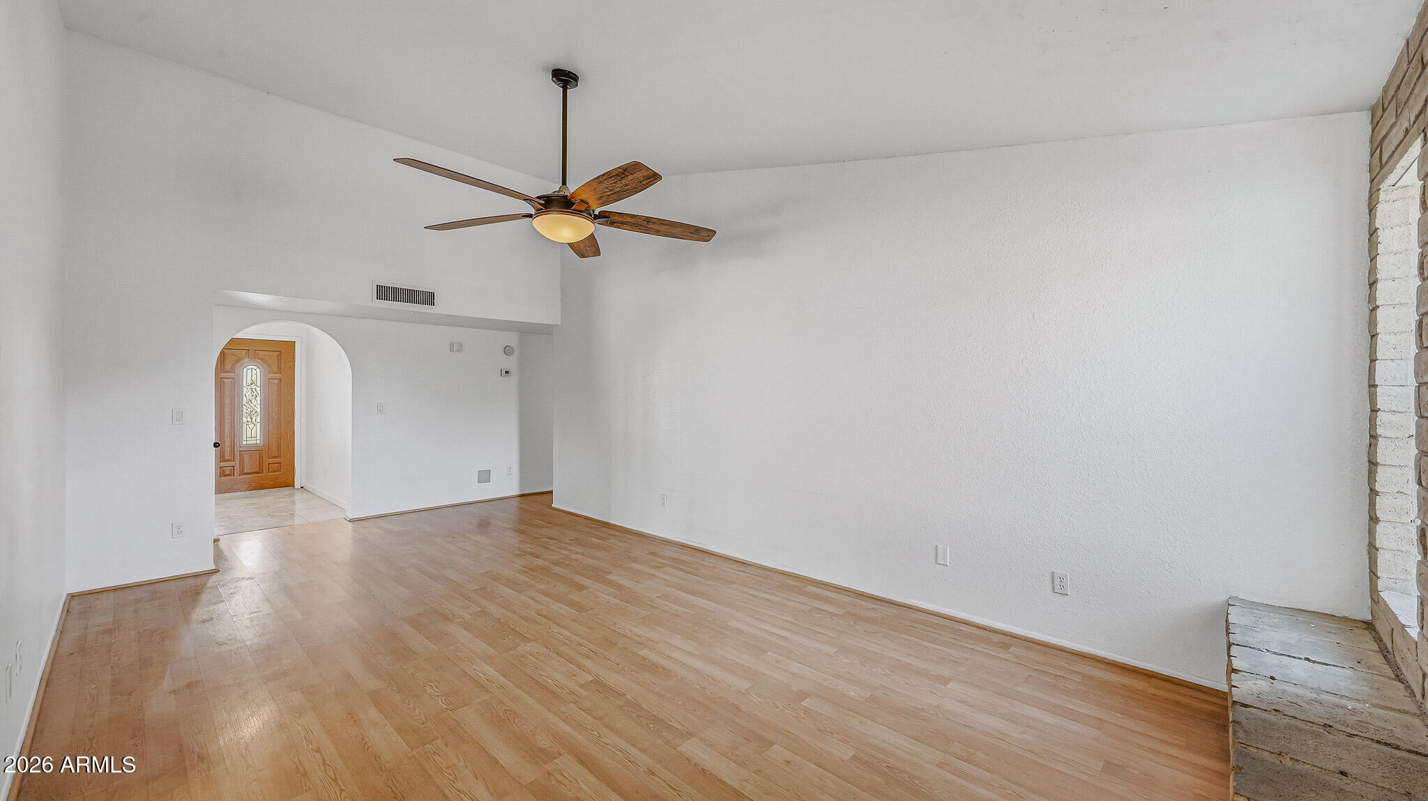 6233 W DESERT HILLS Drive