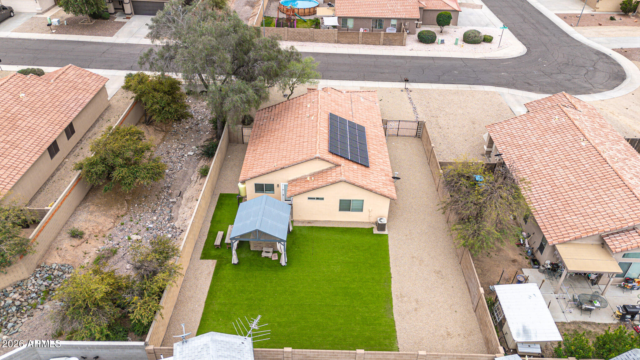 924 W 10TH Avenue