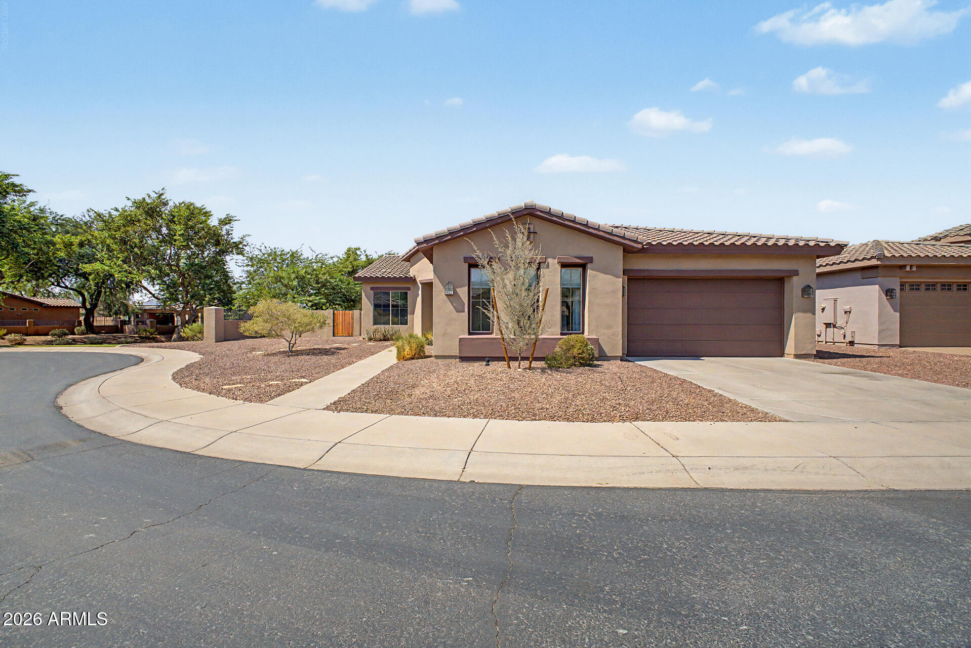 1902 E Desert Lane