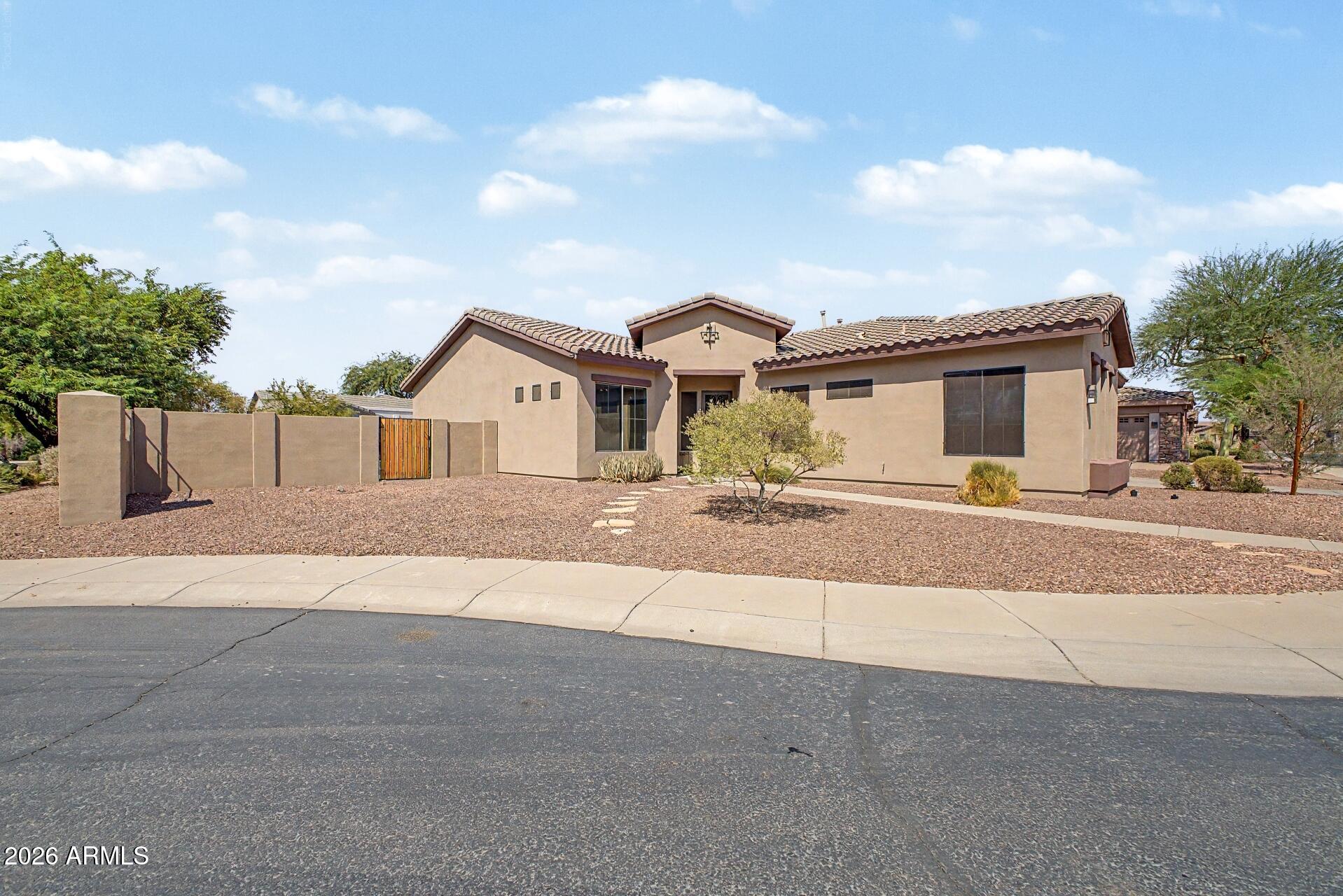1902 E Desert Lane
