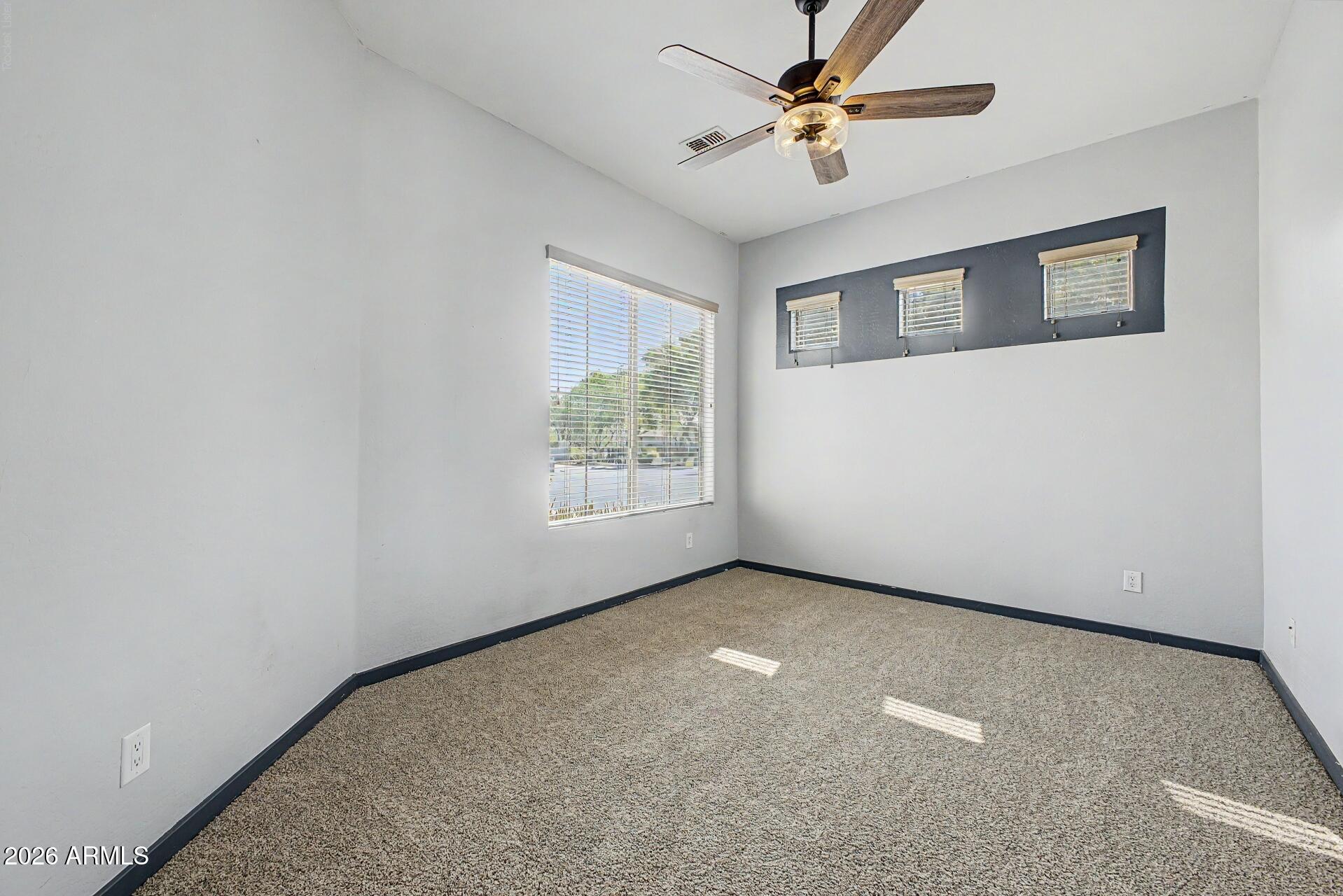1902 E Desert Lane
