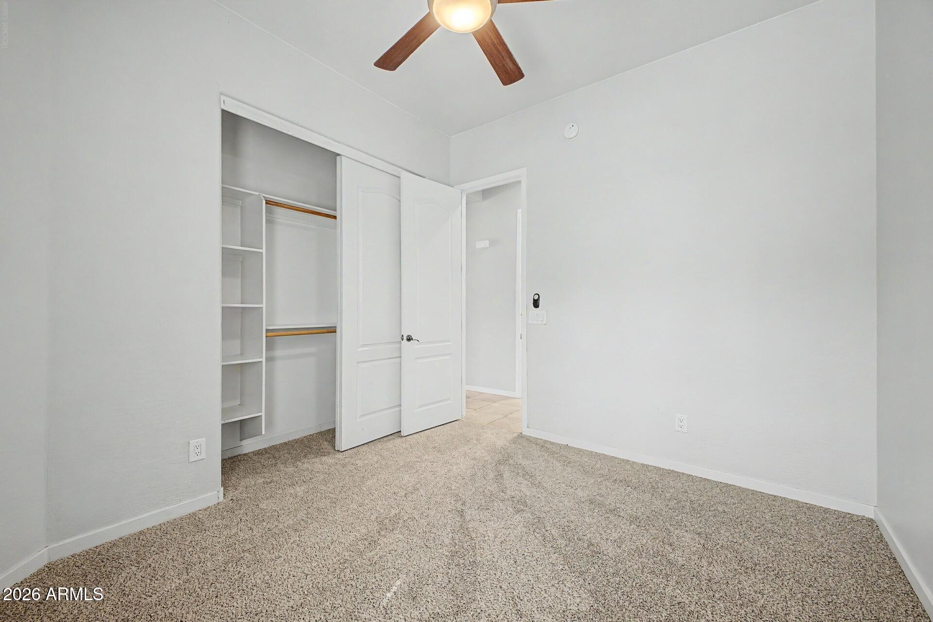 1902 E Desert Lane