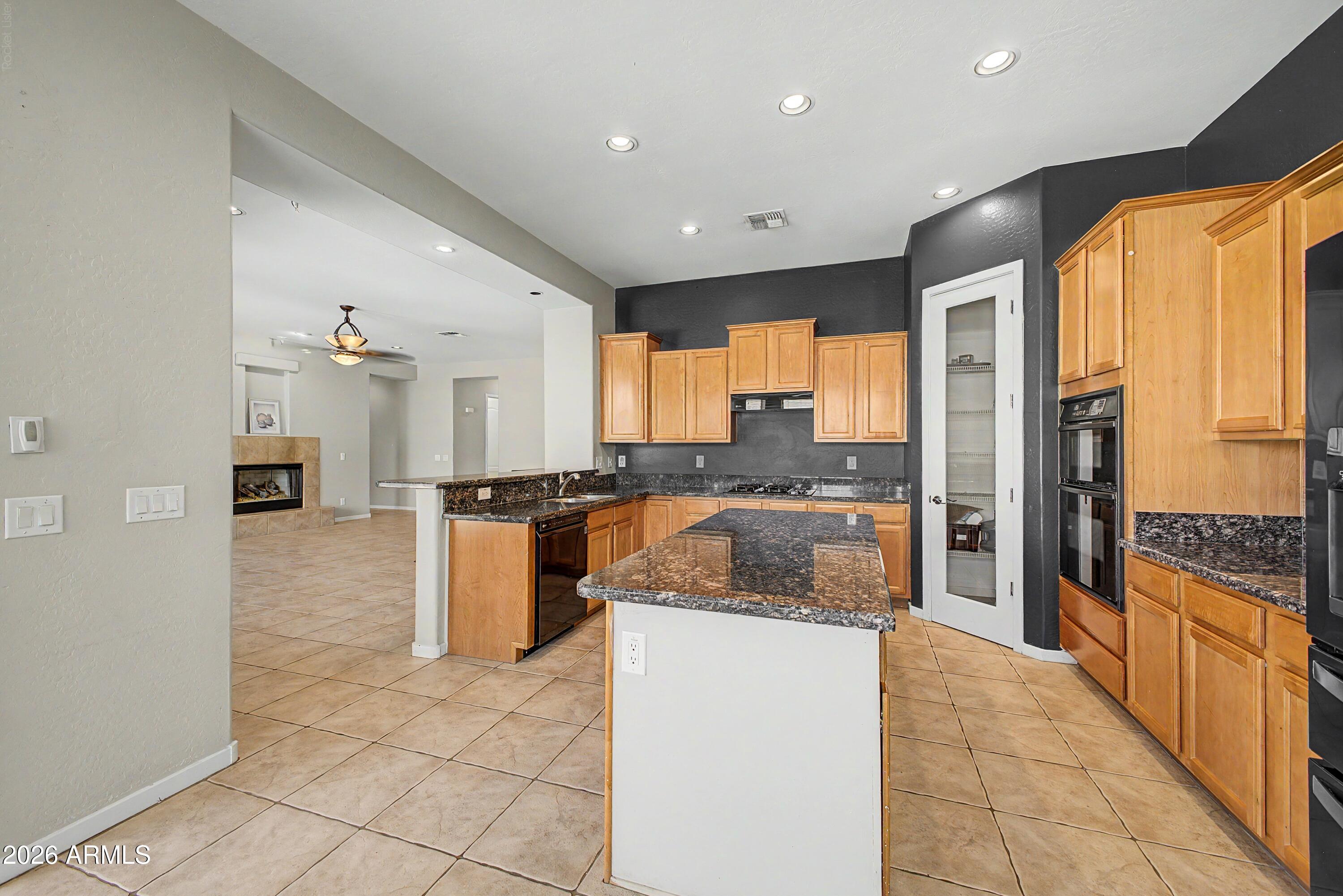 1902 E Desert Lane