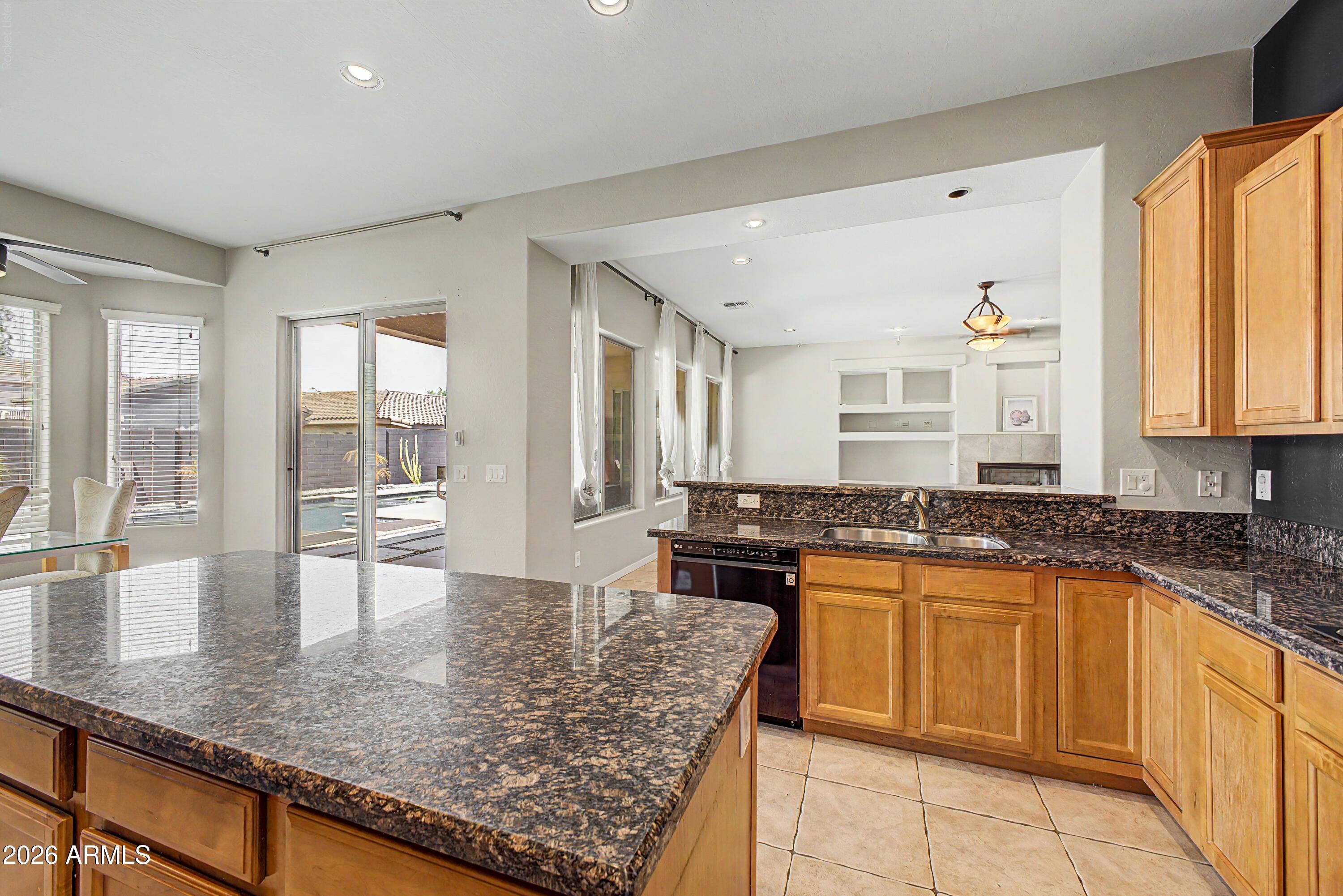 1902 E Desert Lane