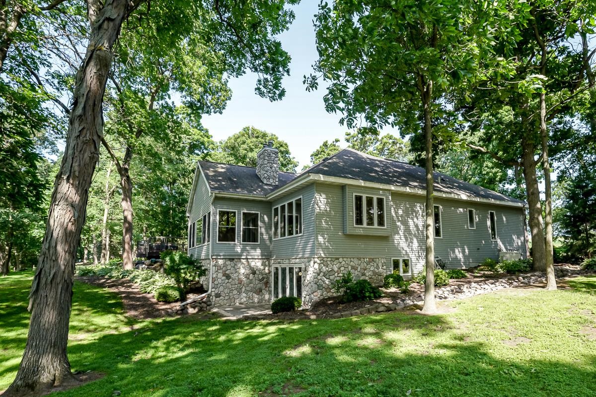 W1965 Twin Lakes Road