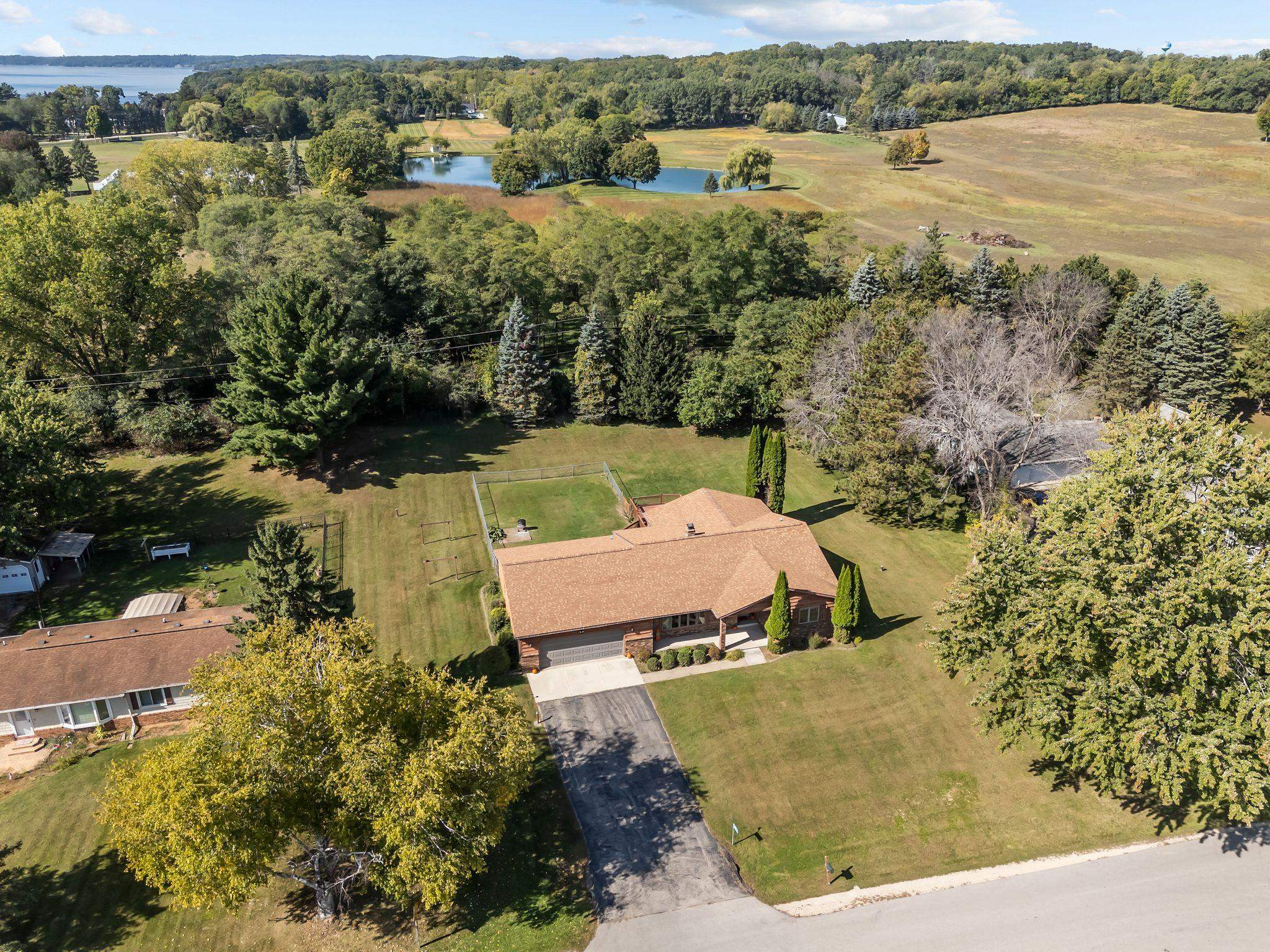 N5701 Lakeview Drive