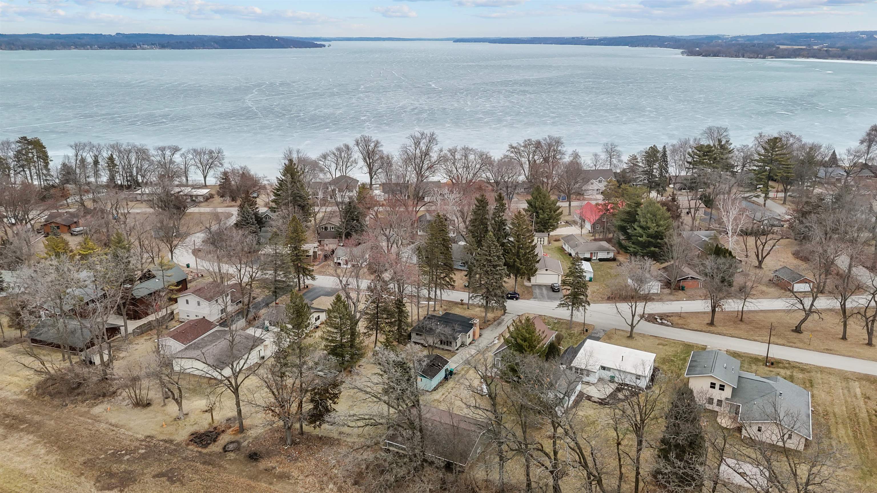 N4273 Lakeview Drive