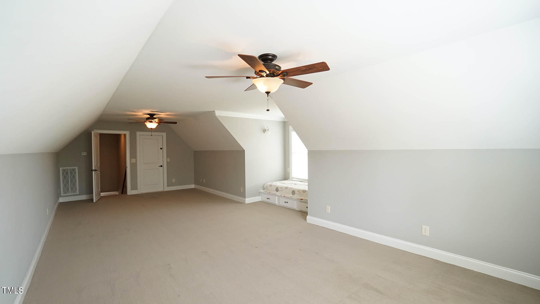 5208 Roswellcrest Court