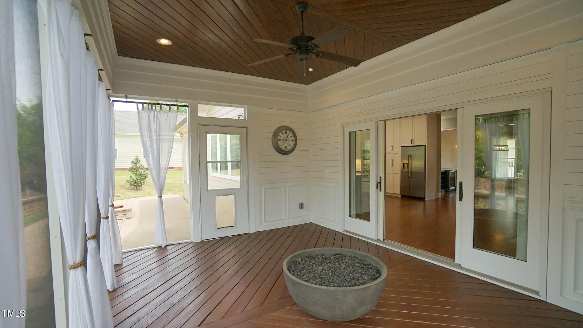 5208 Roswellcrest Court