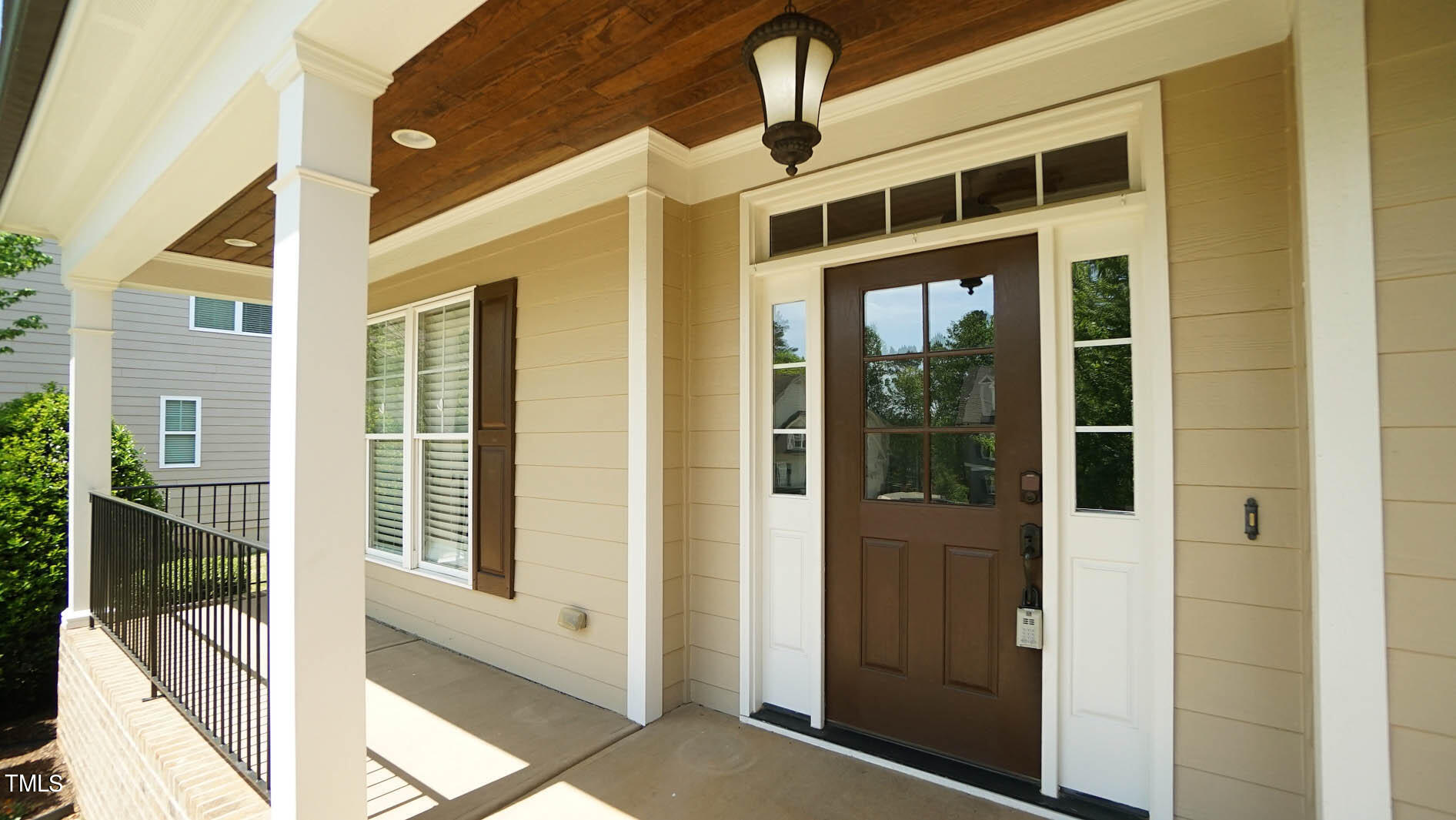 5208 Roswellcrest Court