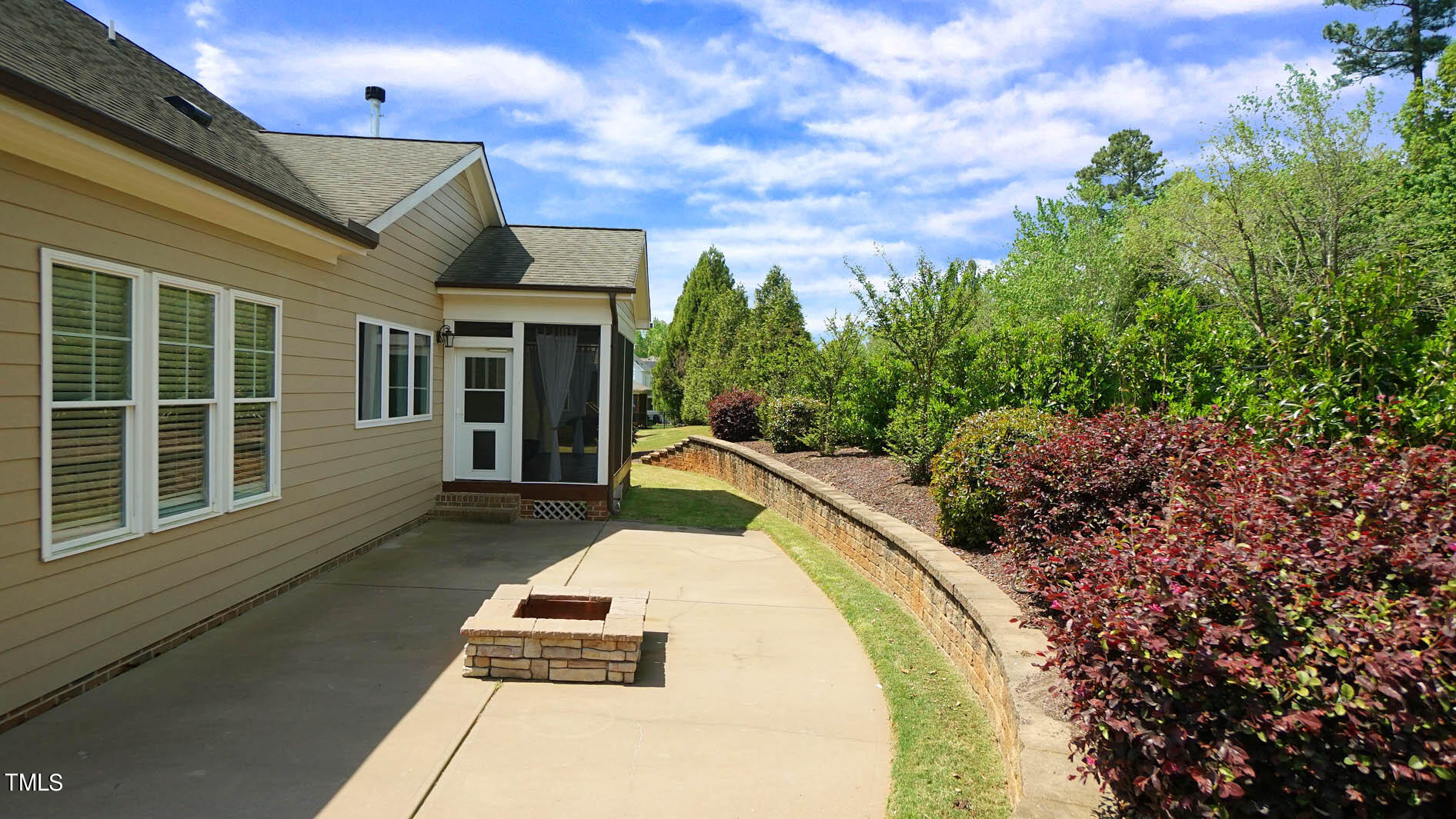 5208 Roswellcrest Court