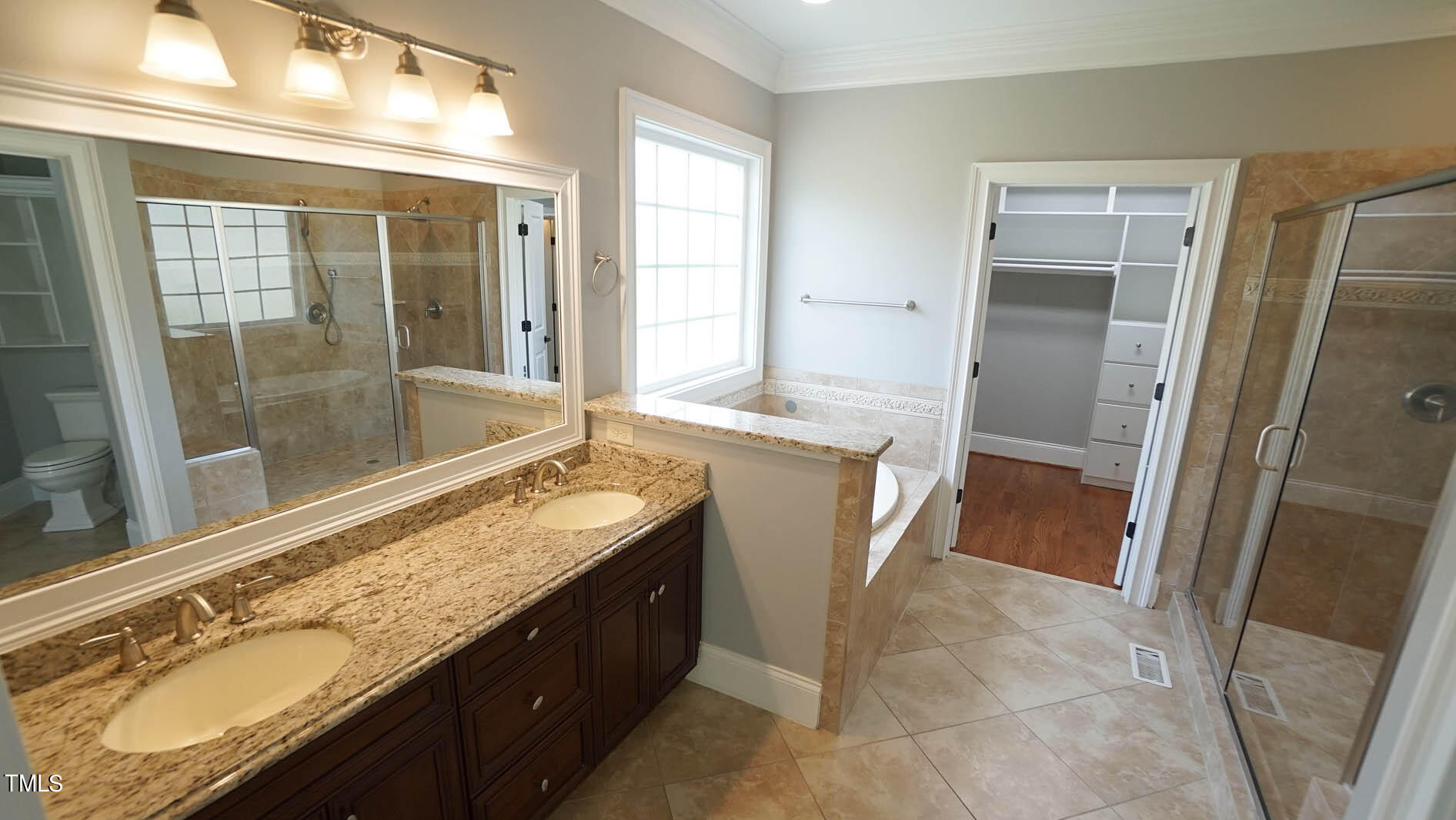 5208 Roswellcrest Court