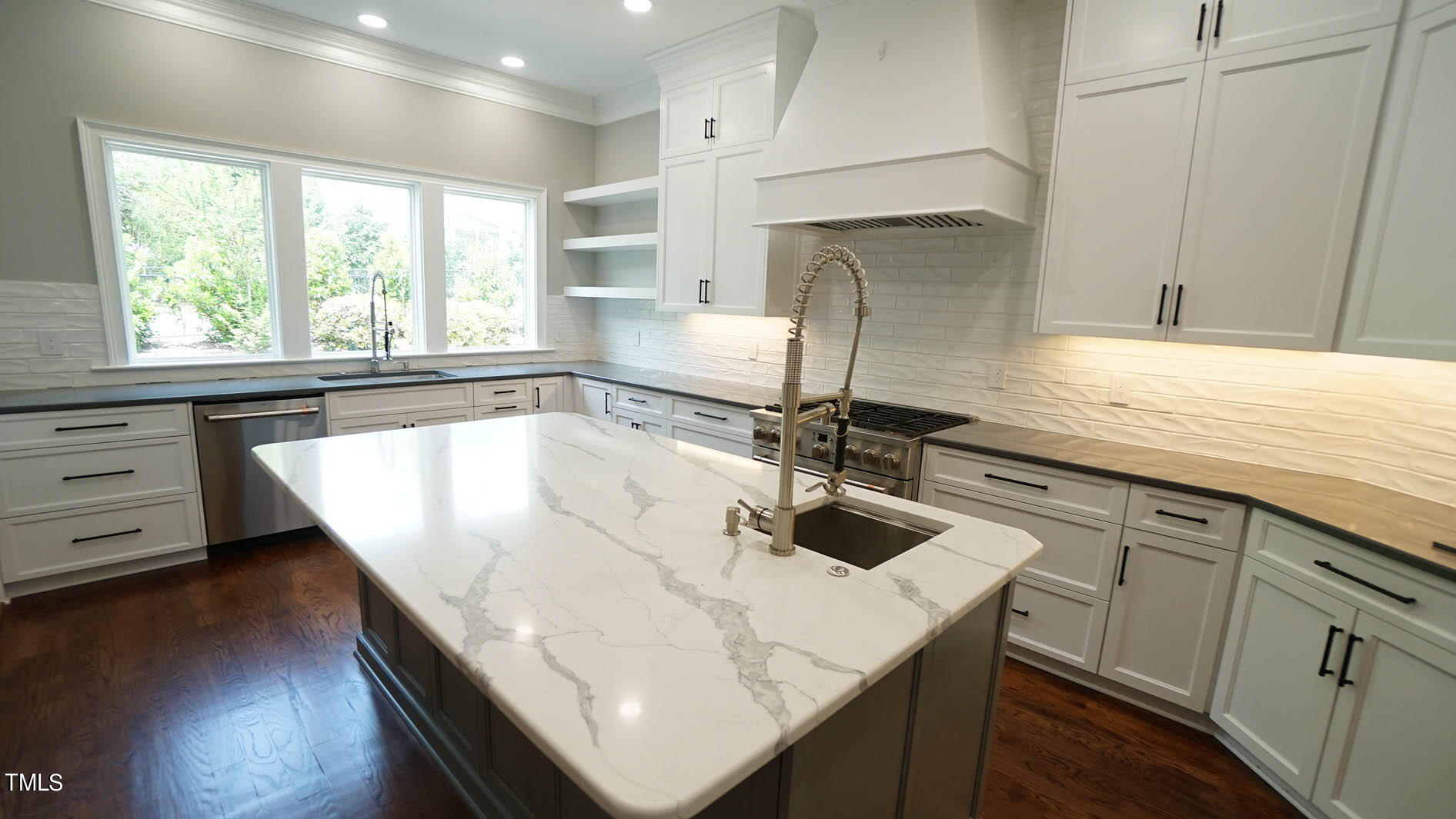 5208 Roswellcrest Court