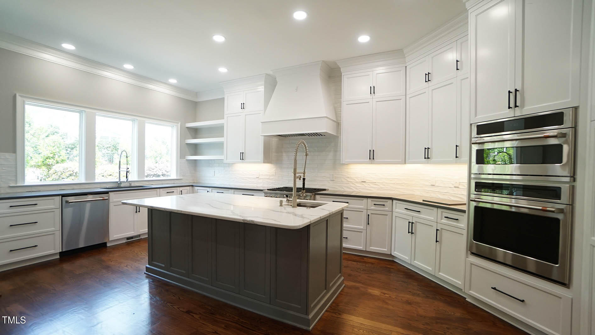5208 Roswellcrest Court
