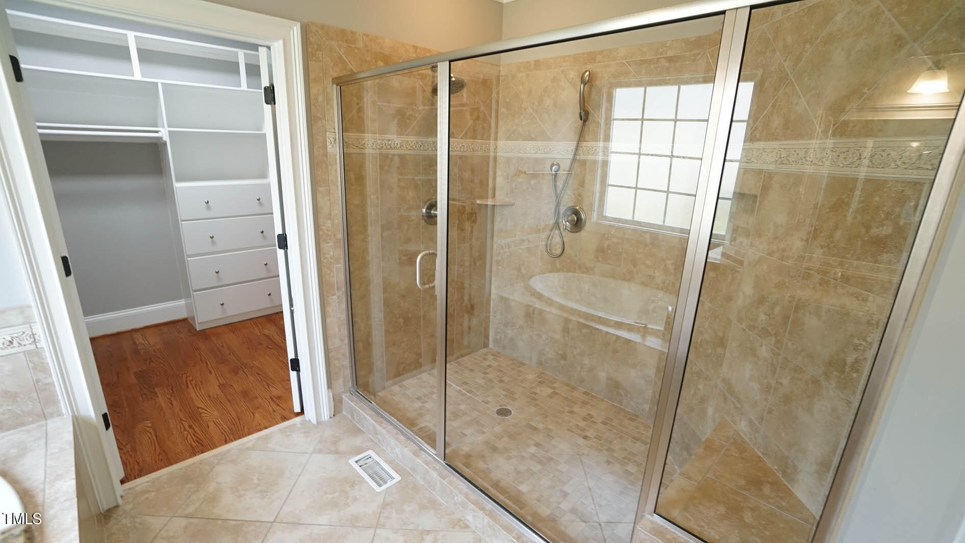 5208 Roswellcrest Court