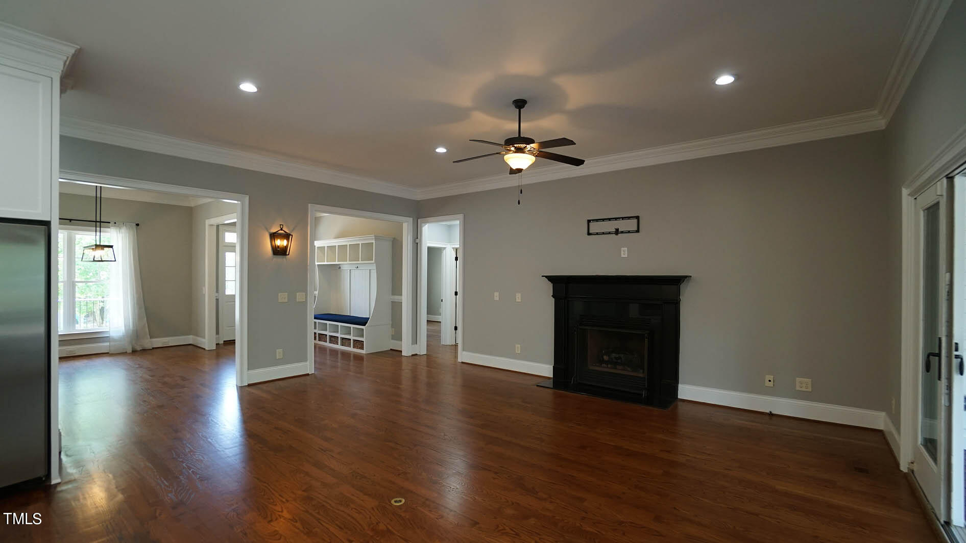 5208 Roswellcrest Court