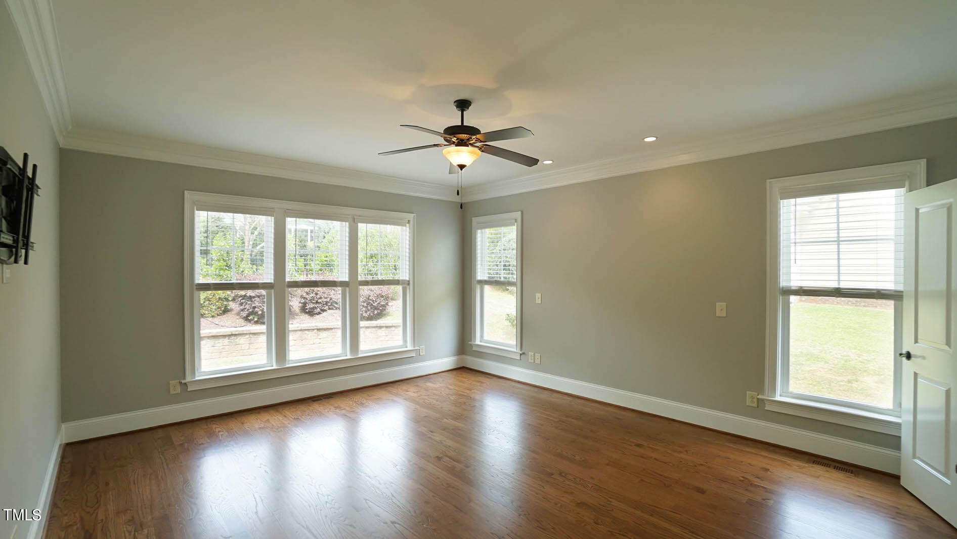 5208 Roswellcrest Court