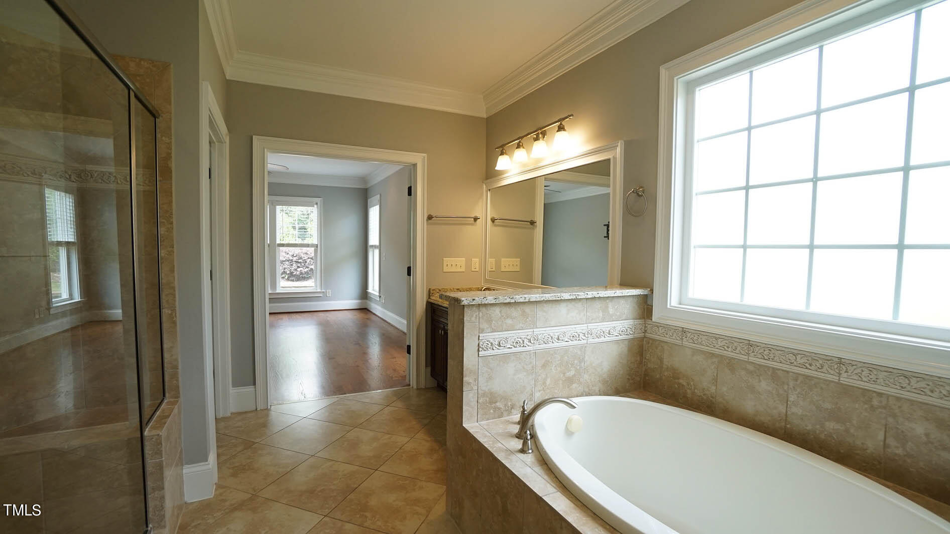 5208 Roswellcrest Court