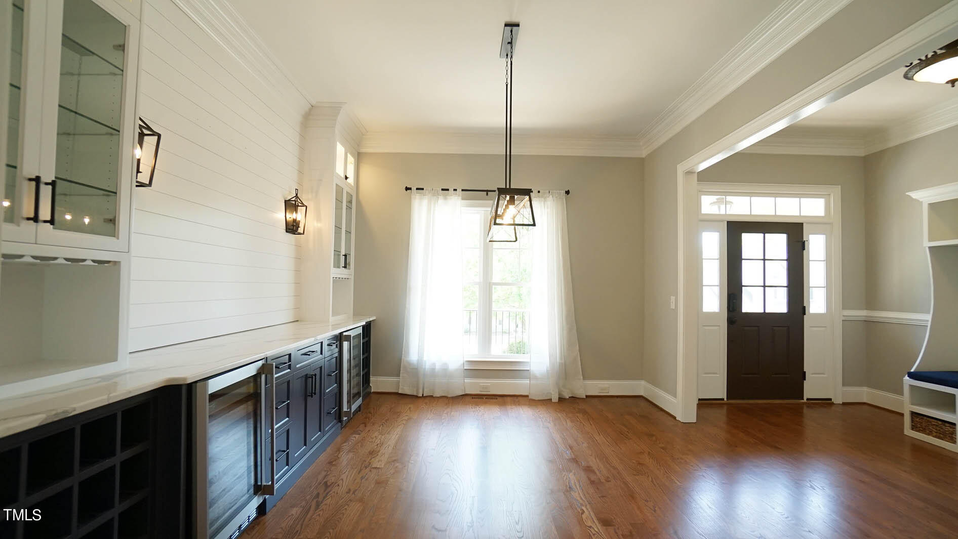 5208 Roswellcrest Court
