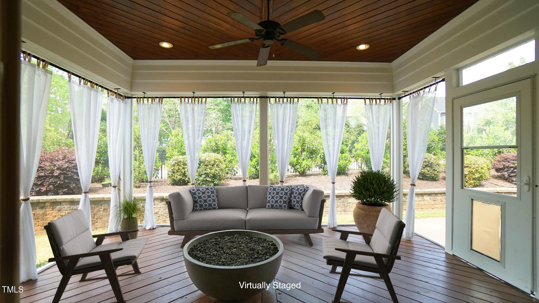 5208 Roswellcrest Court
