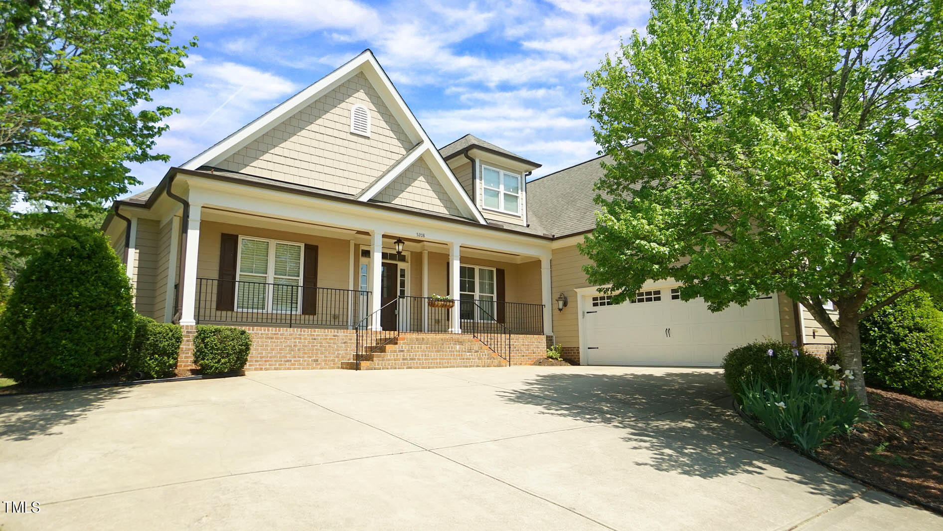 5208 Roswellcrest Court