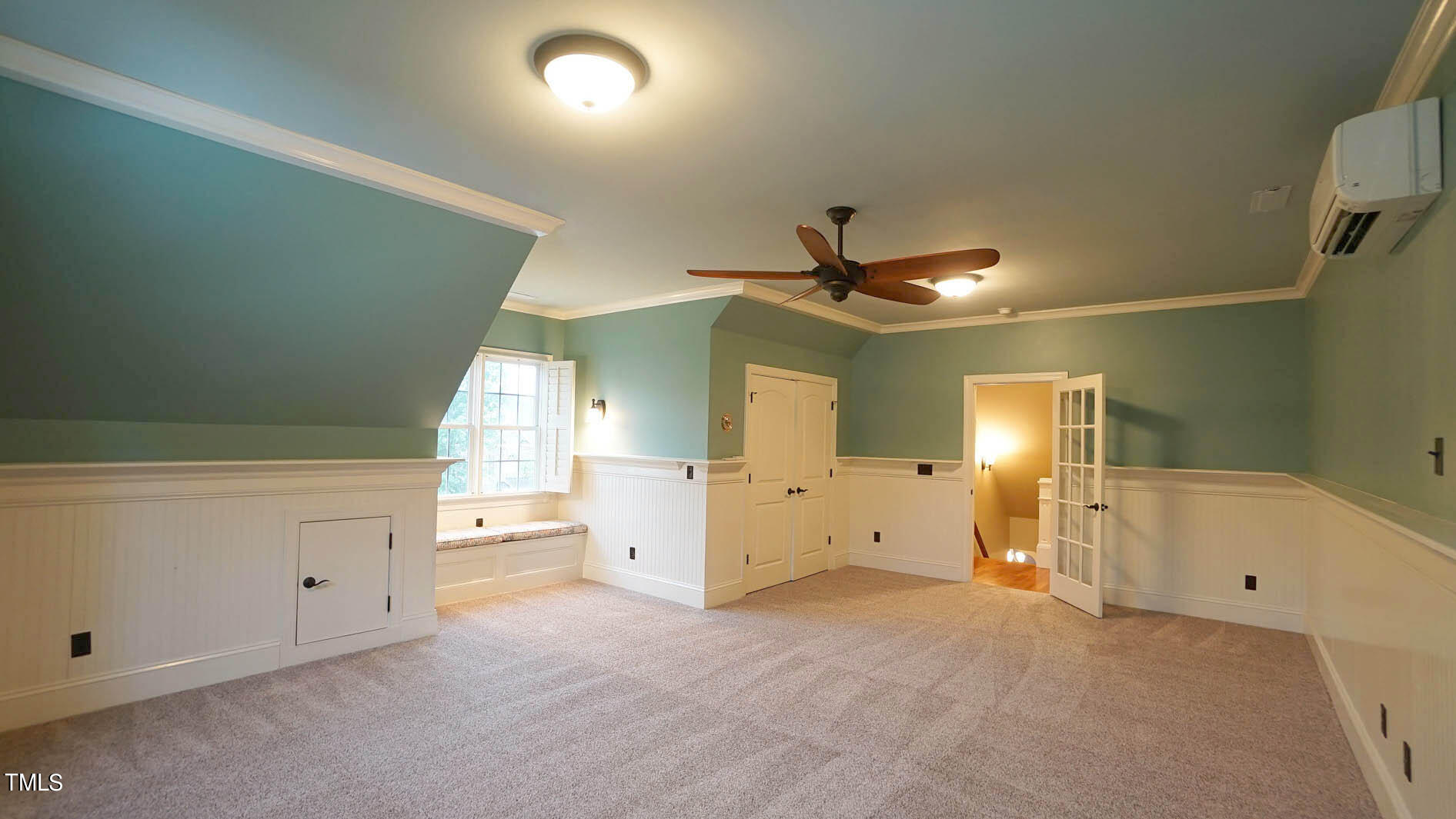 5220 Roswellcrest Court
