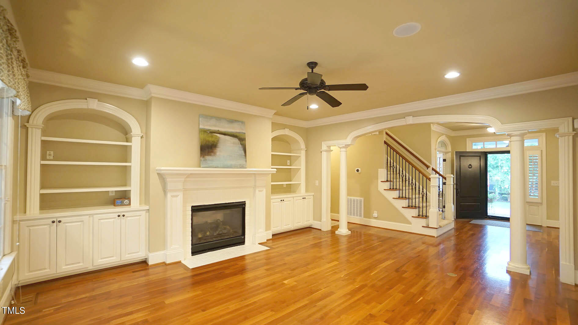 5220 Roswellcrest Court