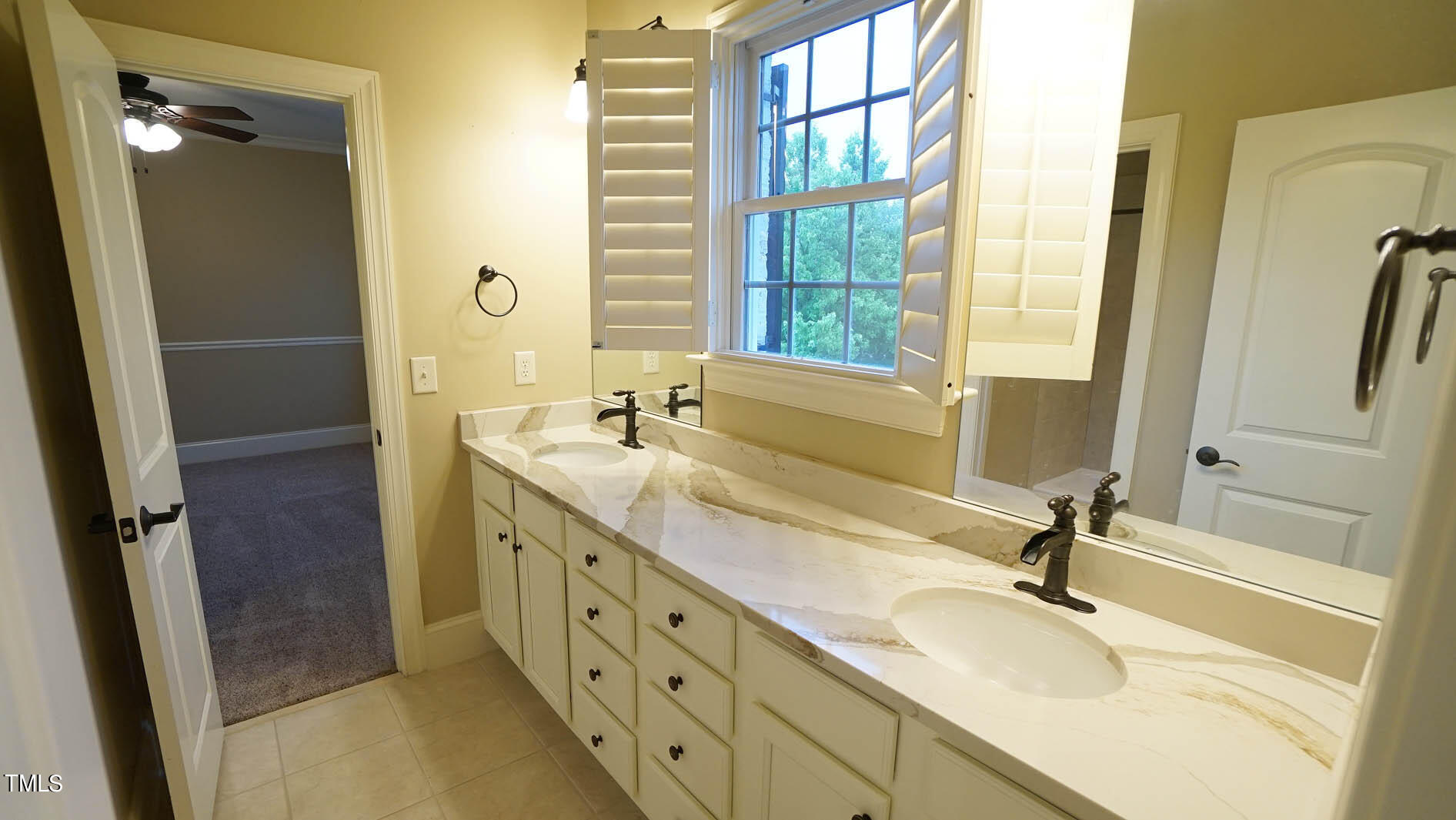 5220 Roswellcrest Court