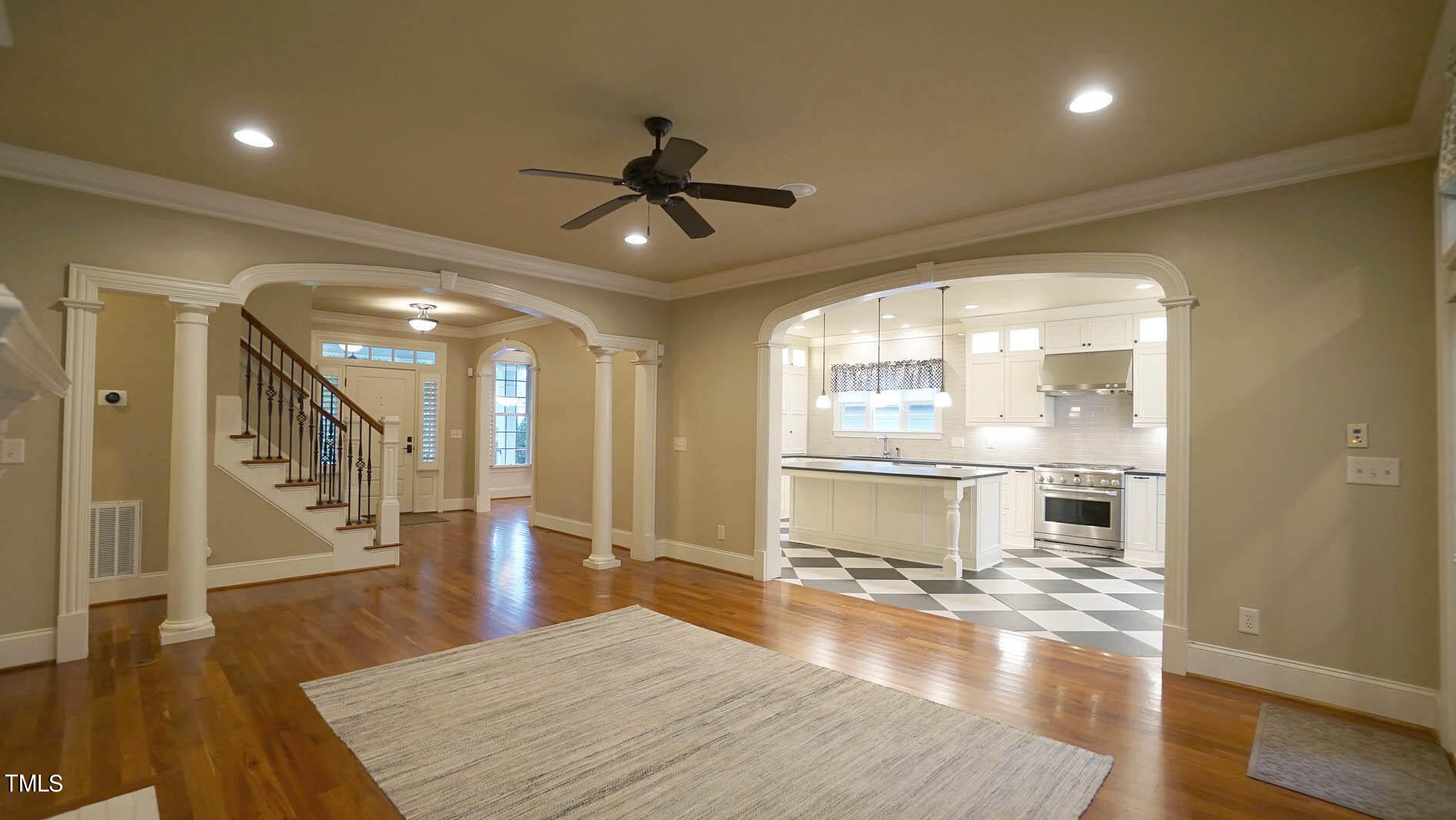 5220 Roswellcrest Court