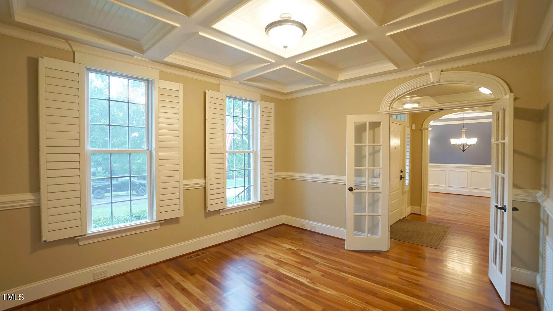 5220 Roswellcrest Court