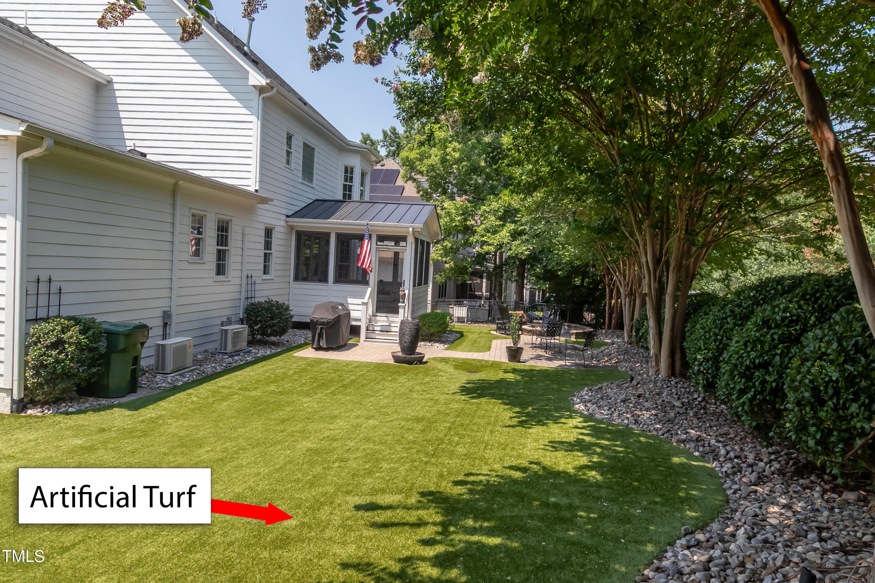5220 Roswellcrest Court
