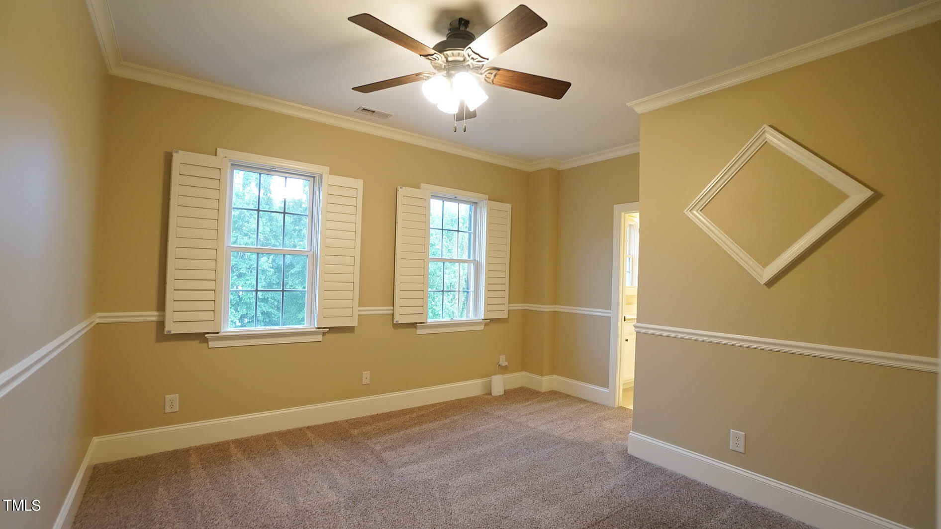 5220 Roswellcrest Court
