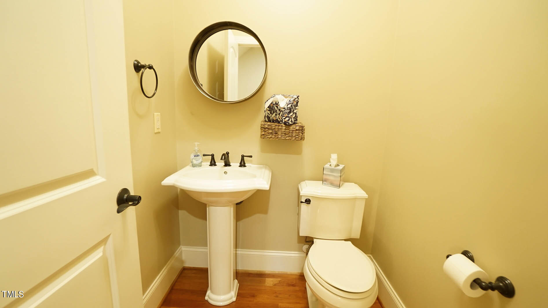 5220 Roswellcrest Court