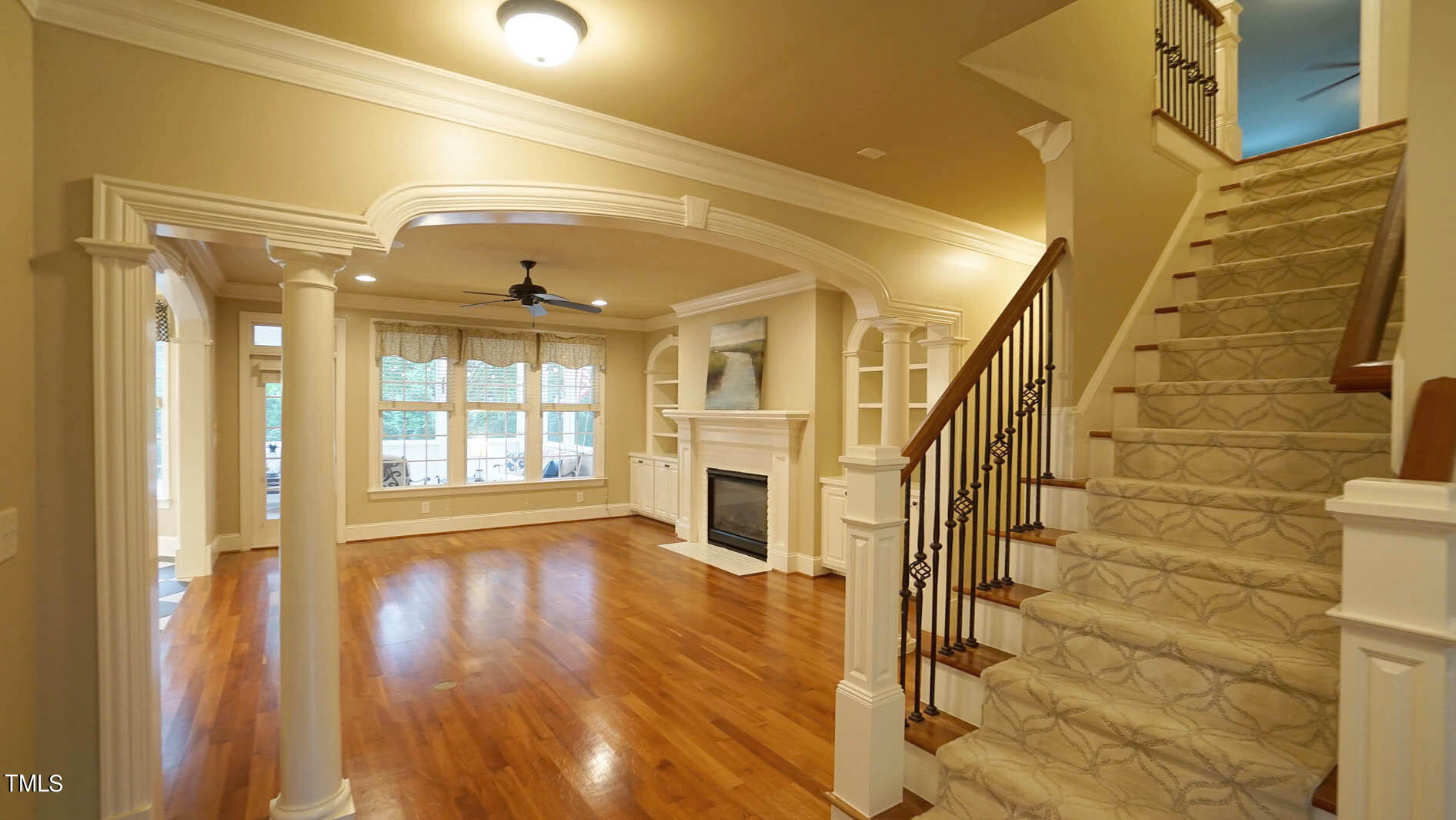 5220 Roswellcrest Court
