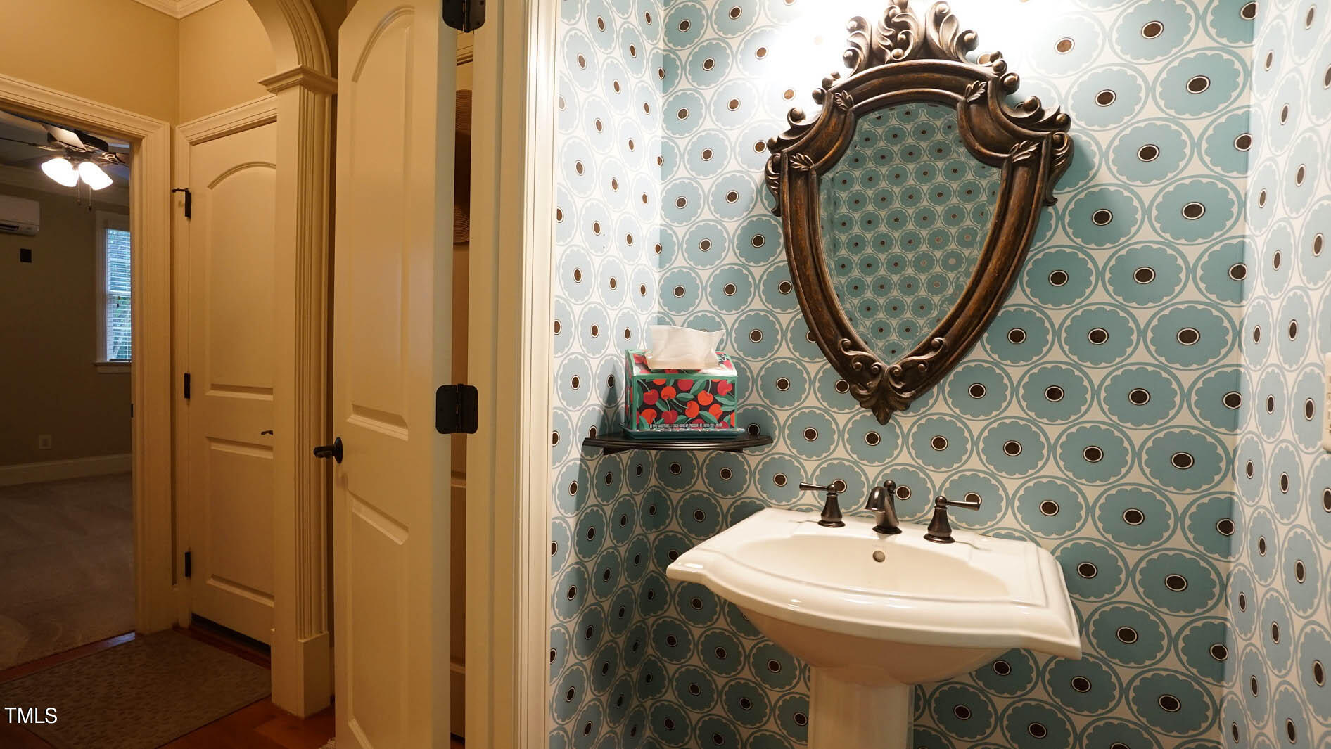 5220 Roswellcrest Court