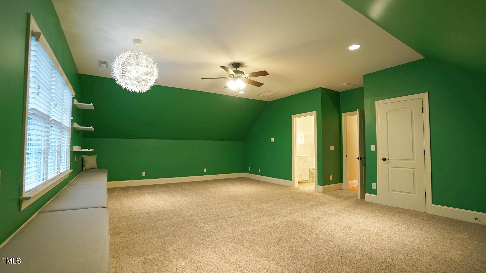 5220 Roswellcrest Court