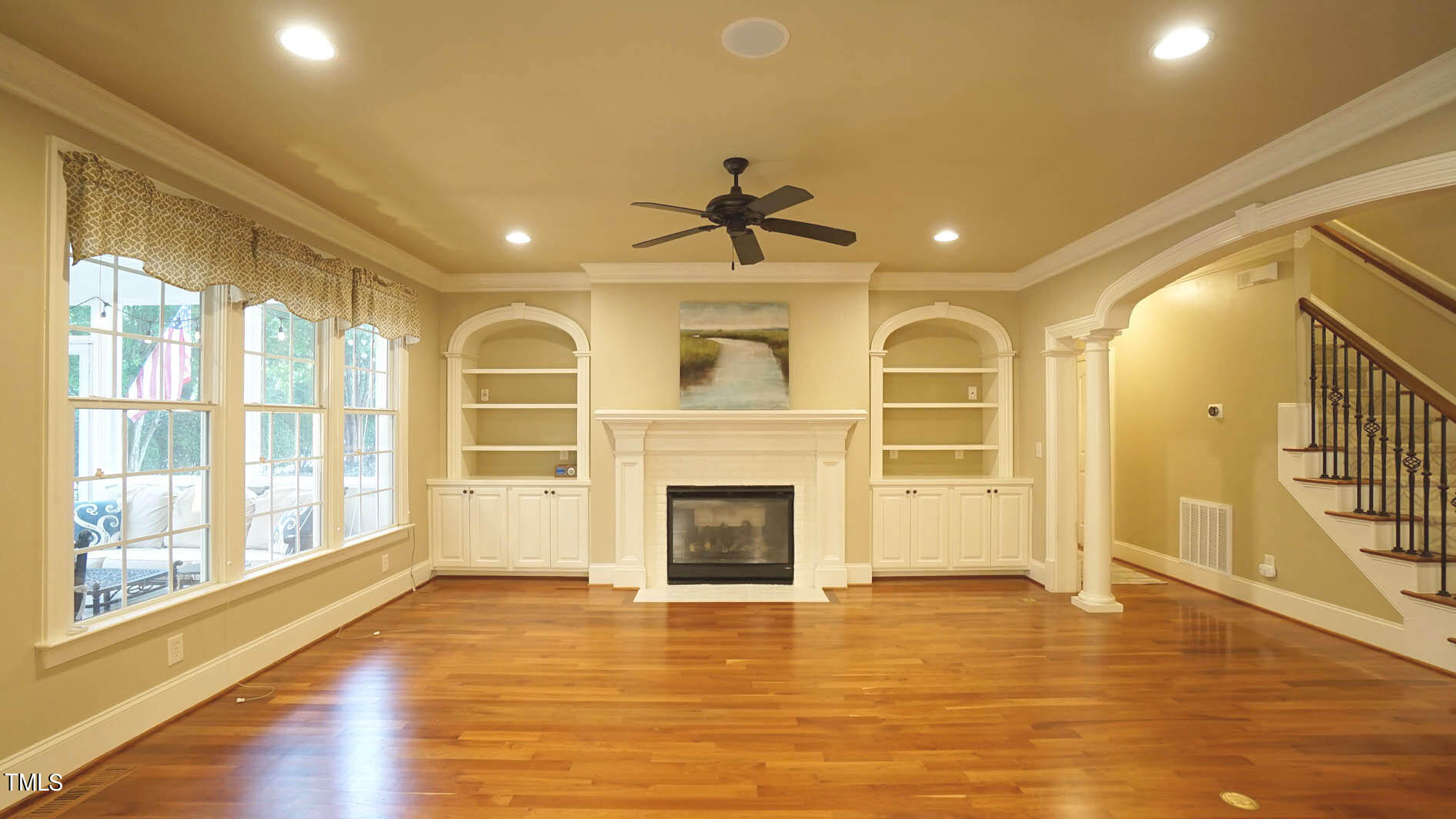 5220 Roswellcrest Court
