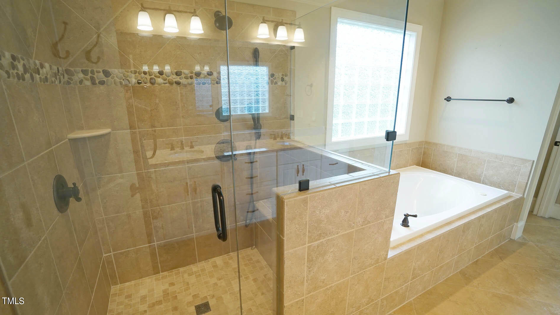 5220 Roswellcrest Court