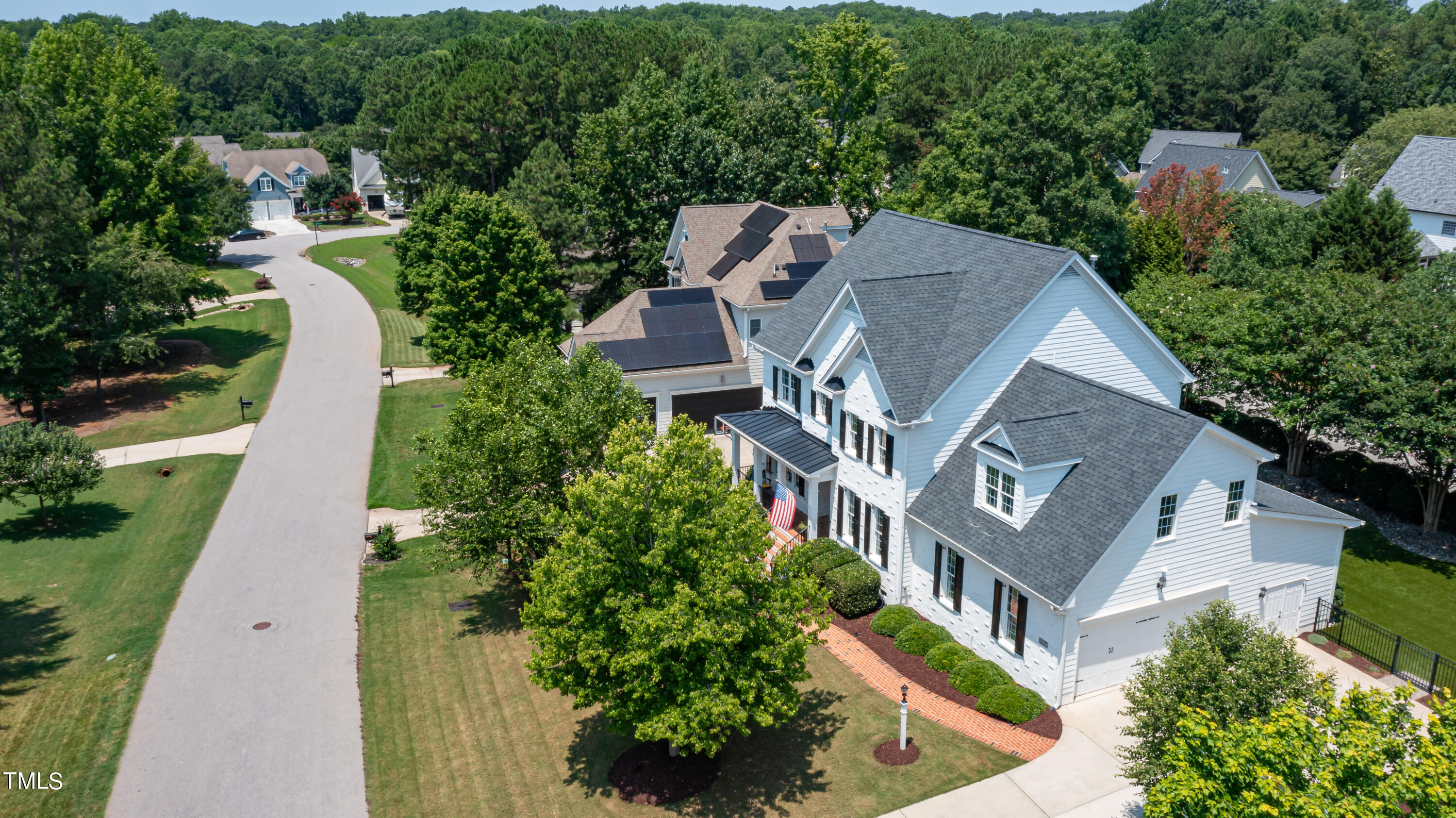 5220 Roswellcrest Court