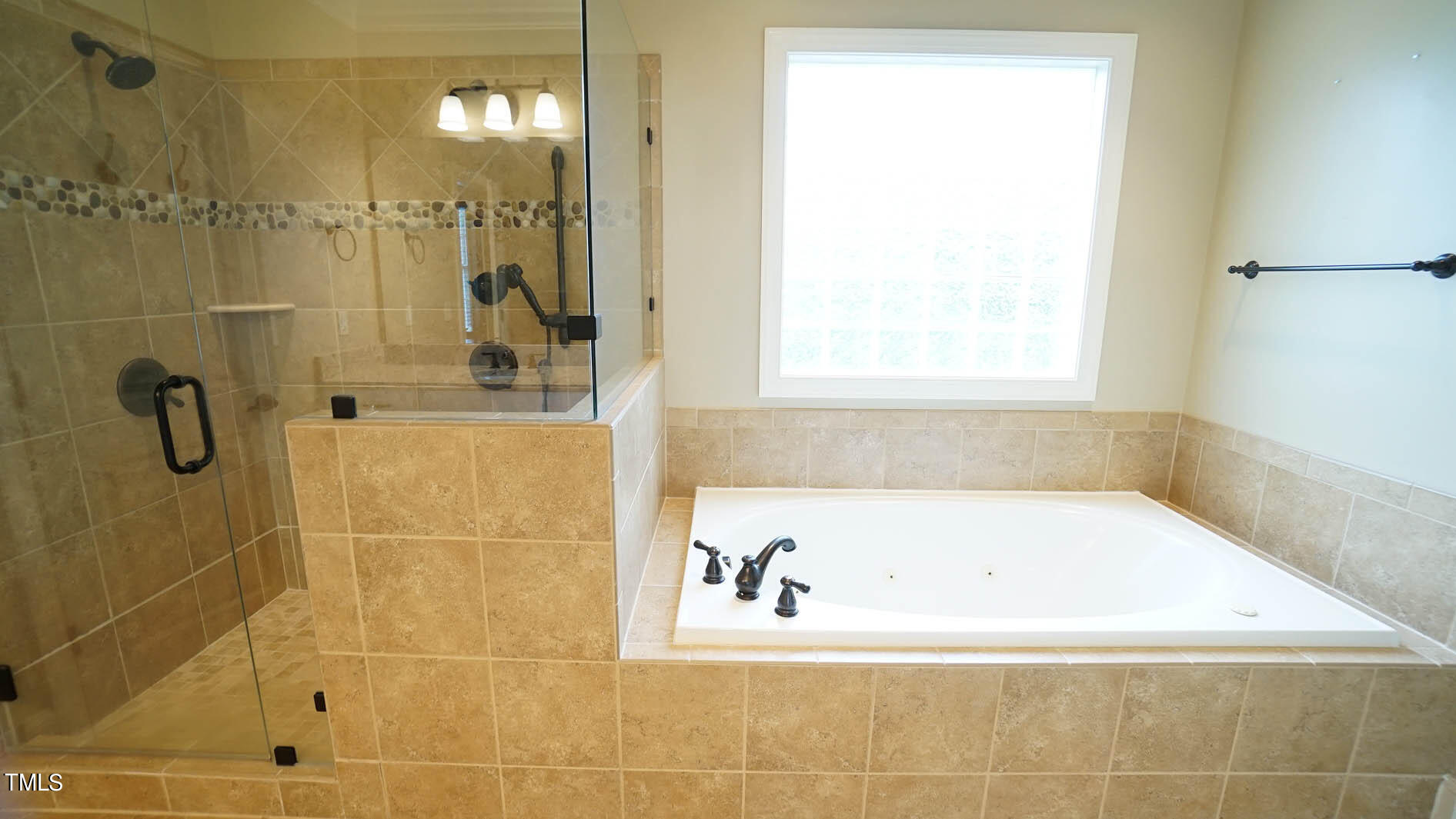 5220 Roswellcrest Court