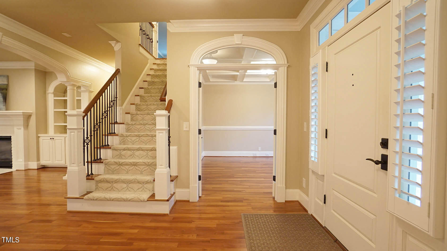5220 Roswellcrest Court