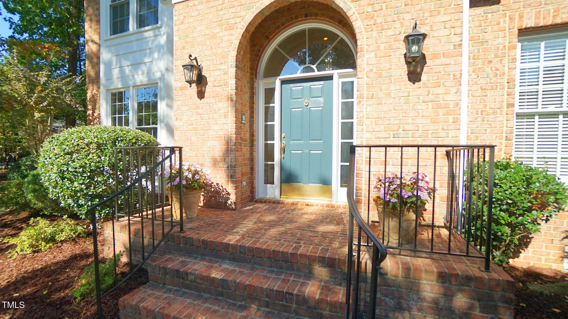 401 Hogans Valley Way Way