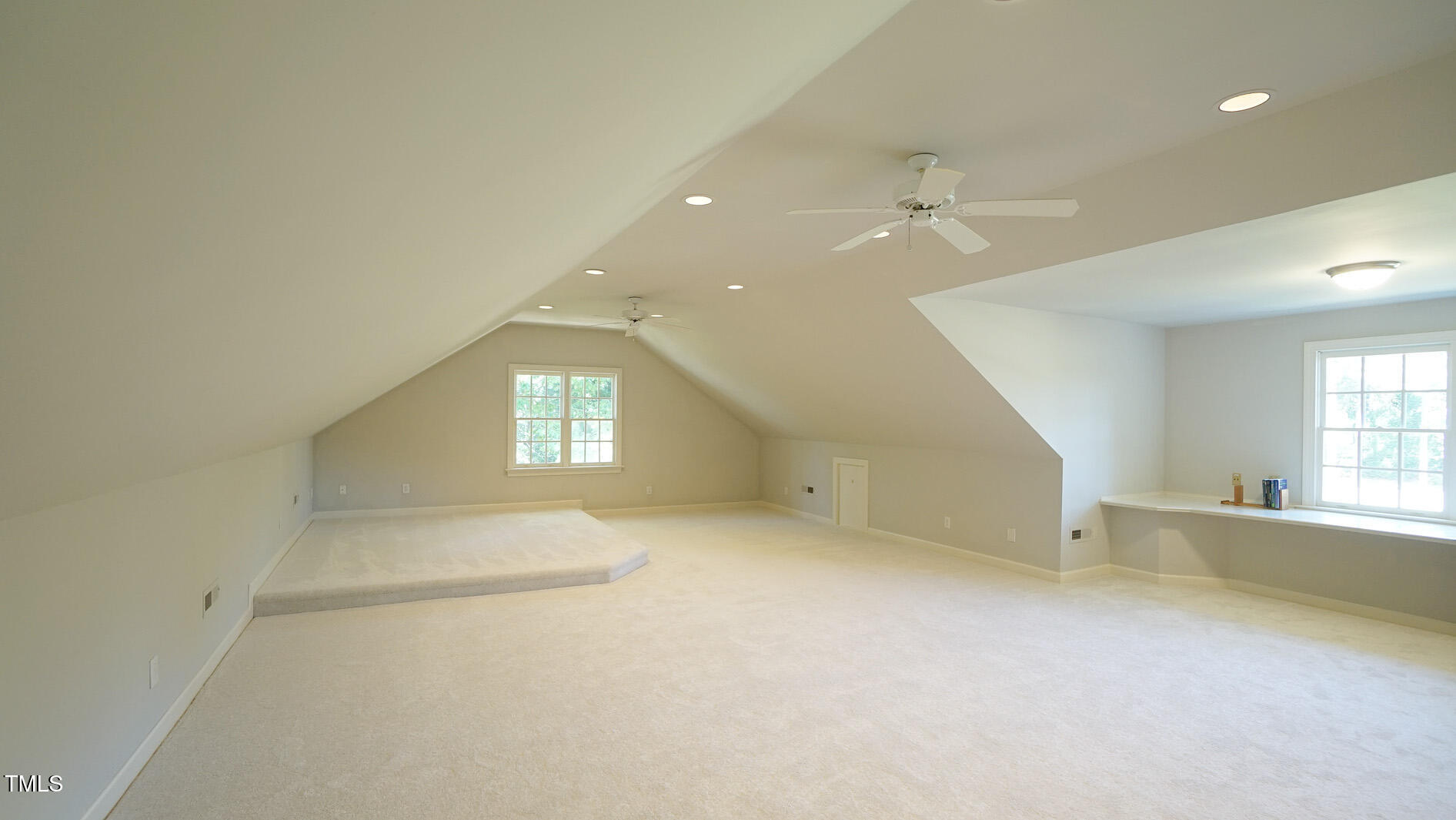 401 Hogans Valley Way Way