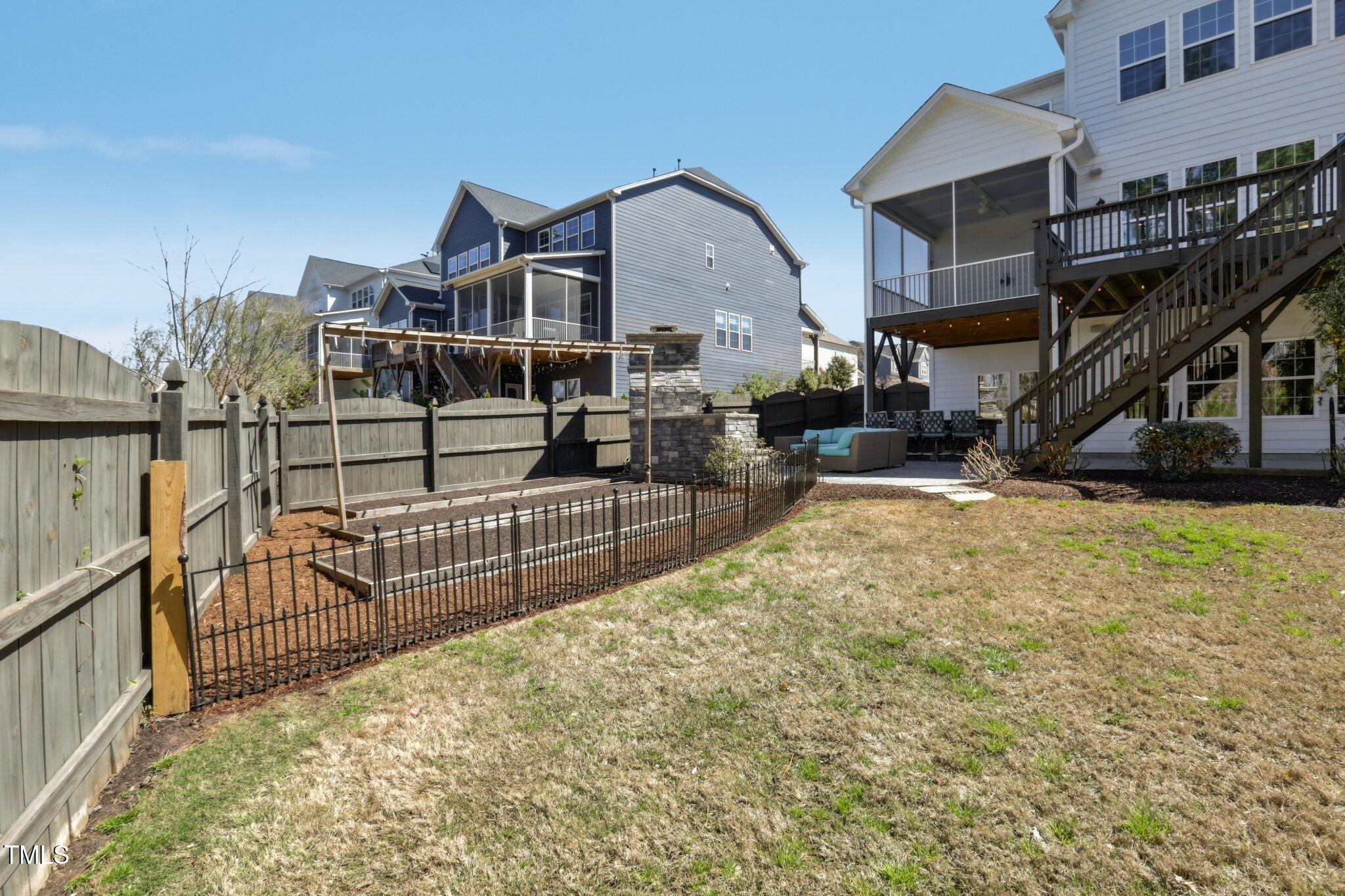 1532 Champlain Crest Way