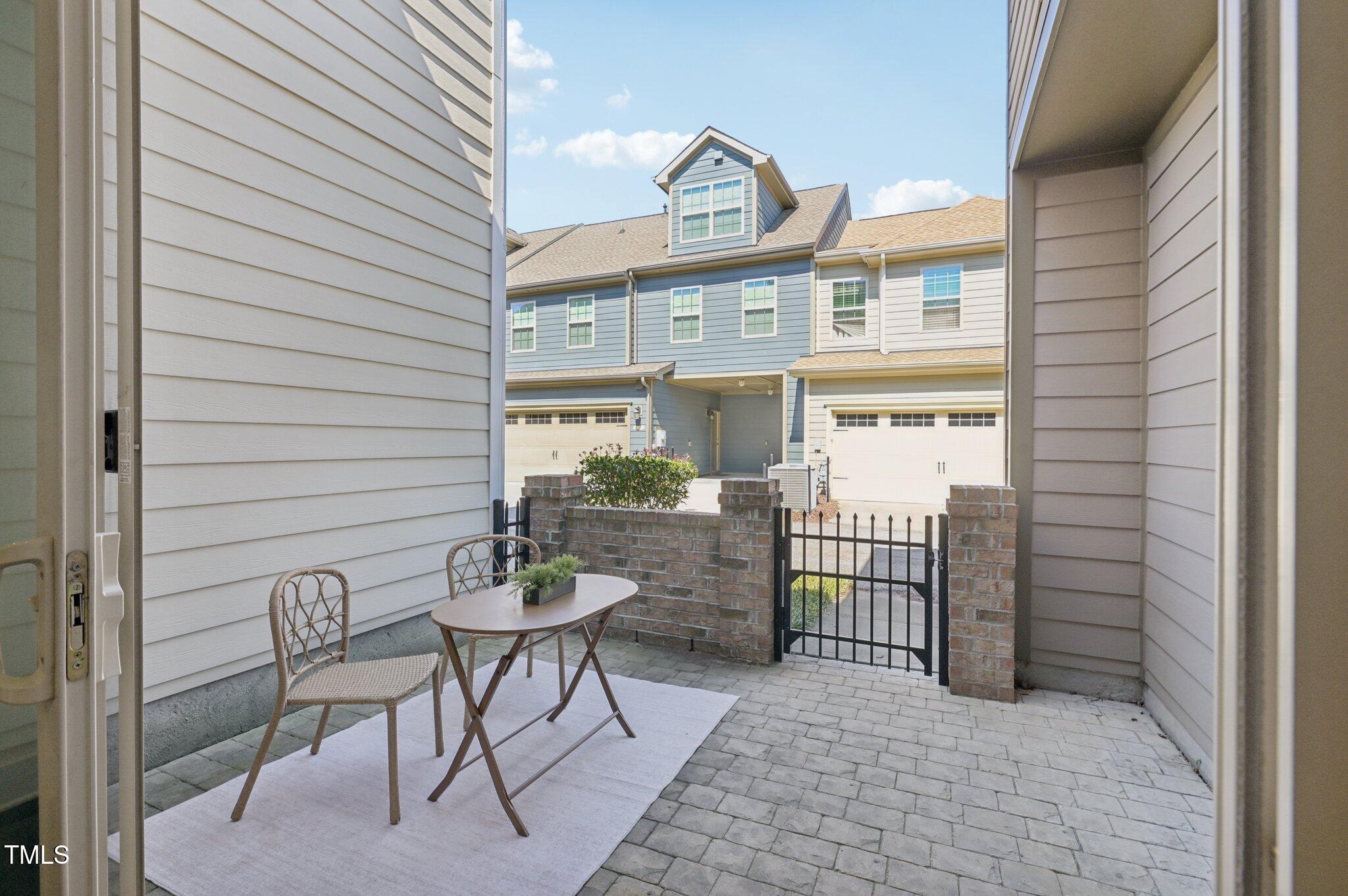 9101 Triana Market Way Walk