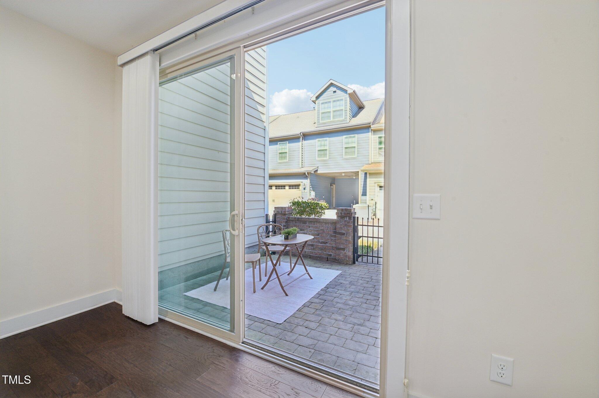 9101 Triana Market Way Walk