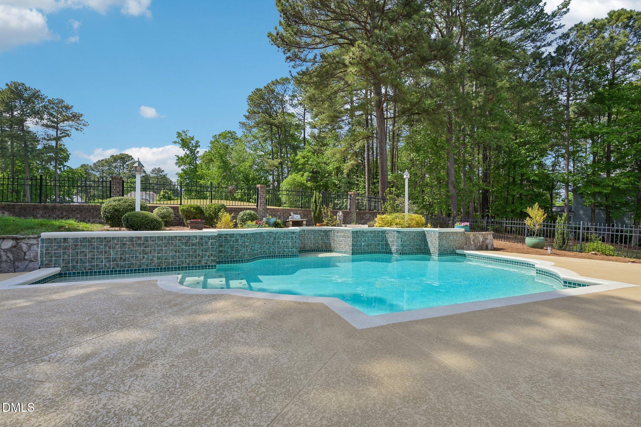 275 Hogans Valley Way